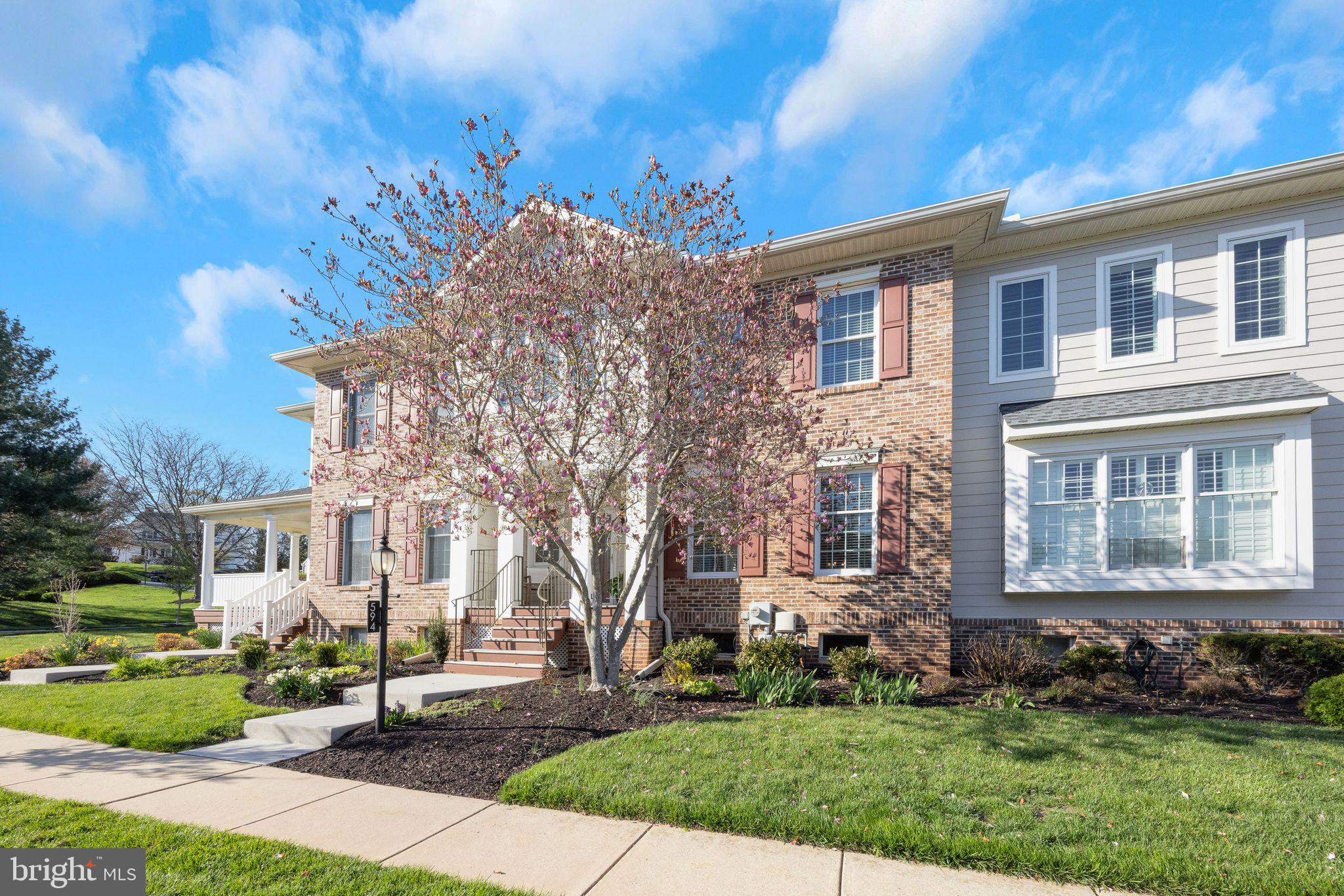 594 GRAMERCY LANE