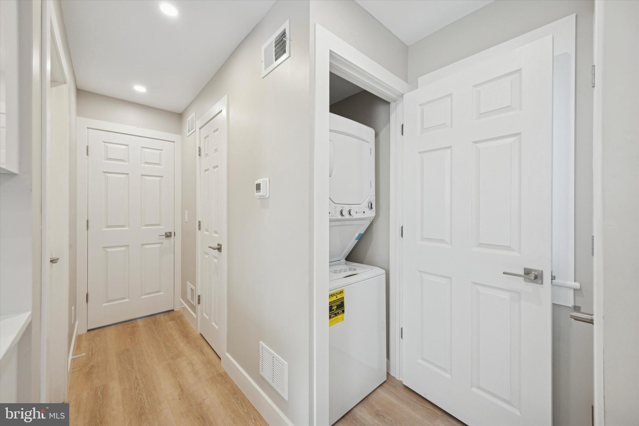 LESTER - Residential Lease