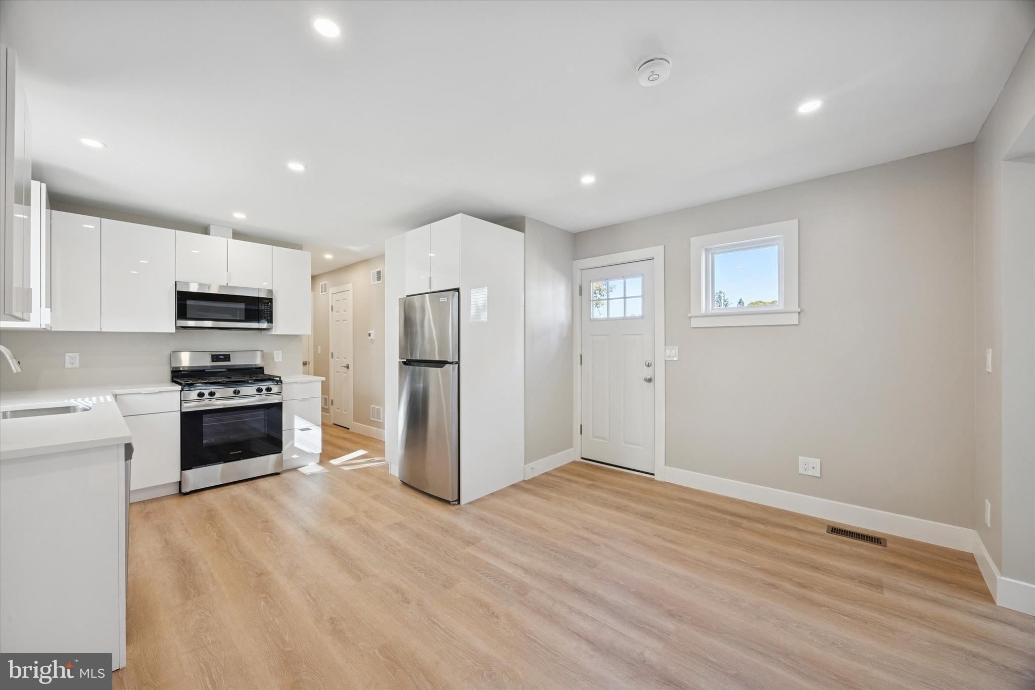 LESTER - Residential Lease