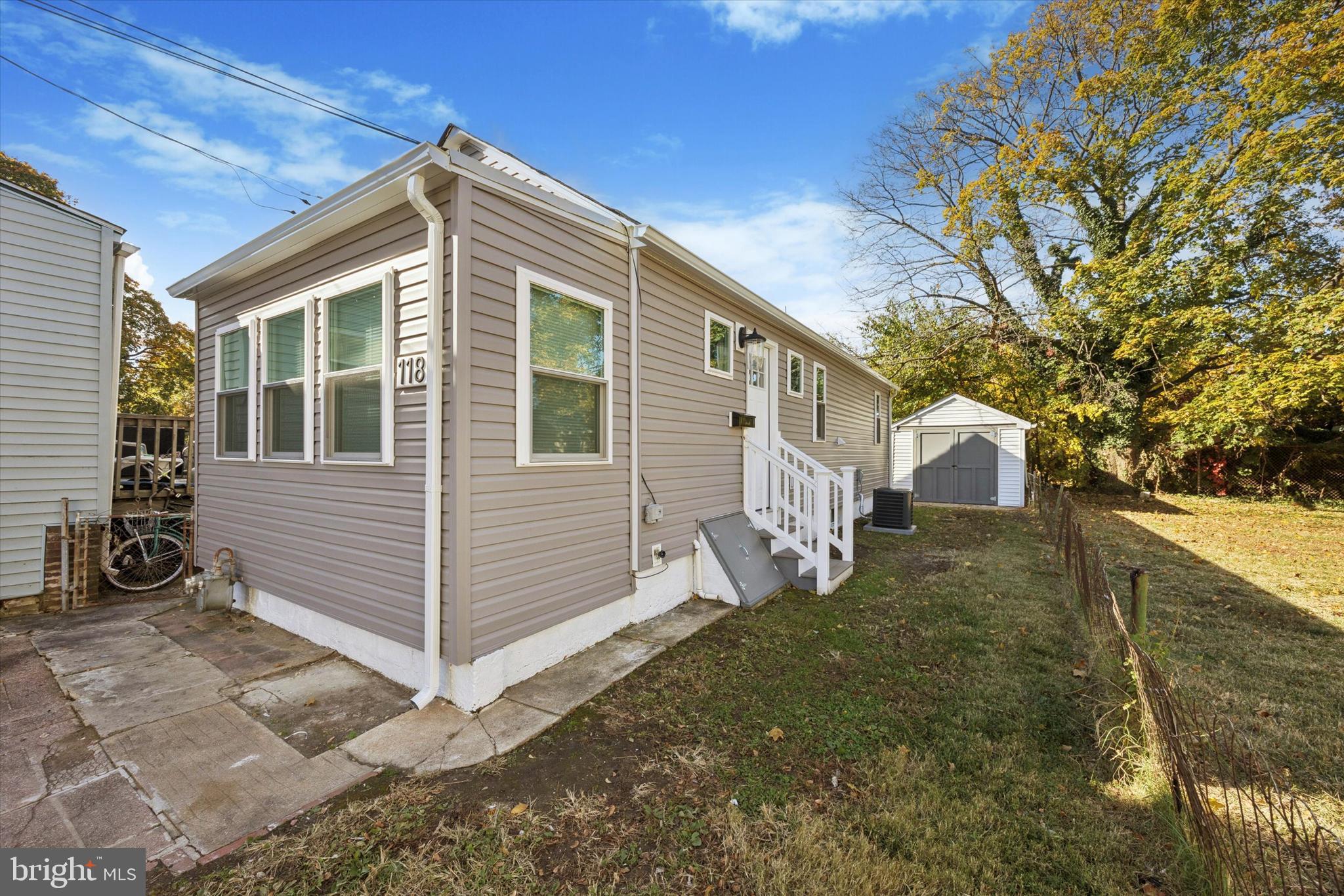 LESTER - Residential Lease