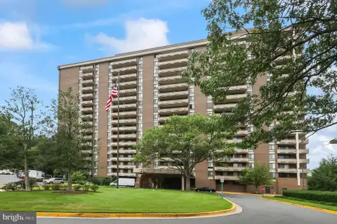 1800 Old Meadow Road Unit 1516, McLean, VA MLS: VAFX2326900