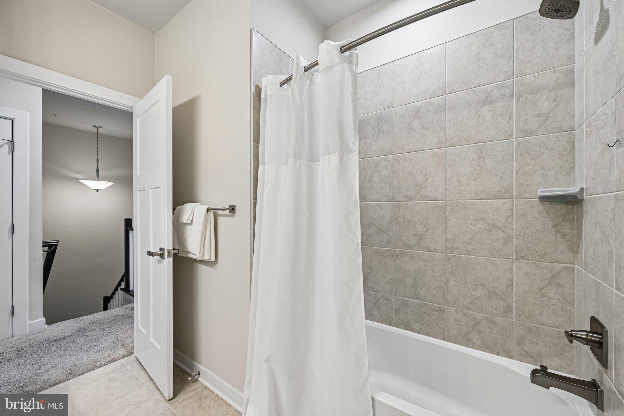 PADDOCK POINTE - Residential