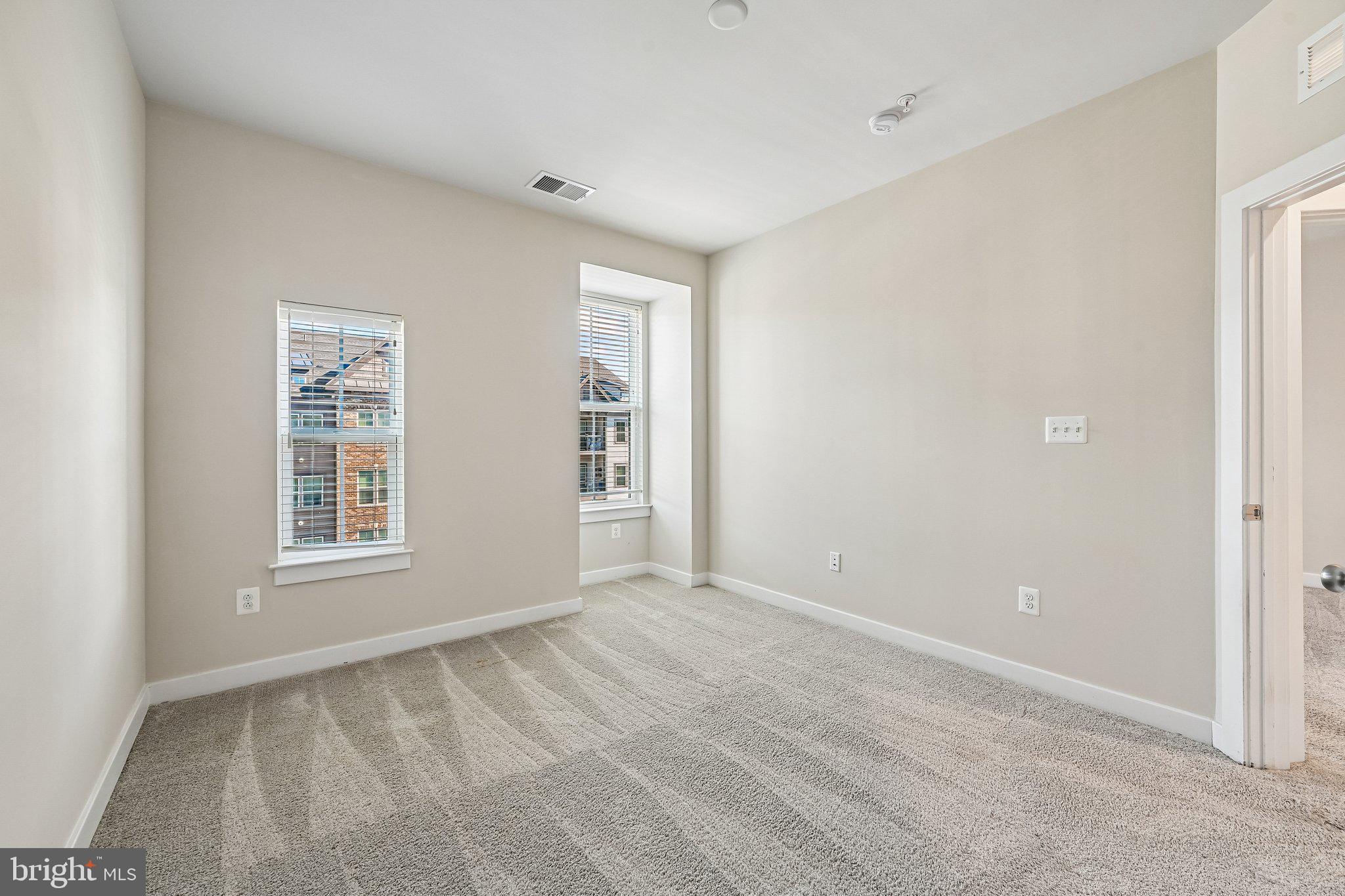 PADDOCK POINTE - Residential