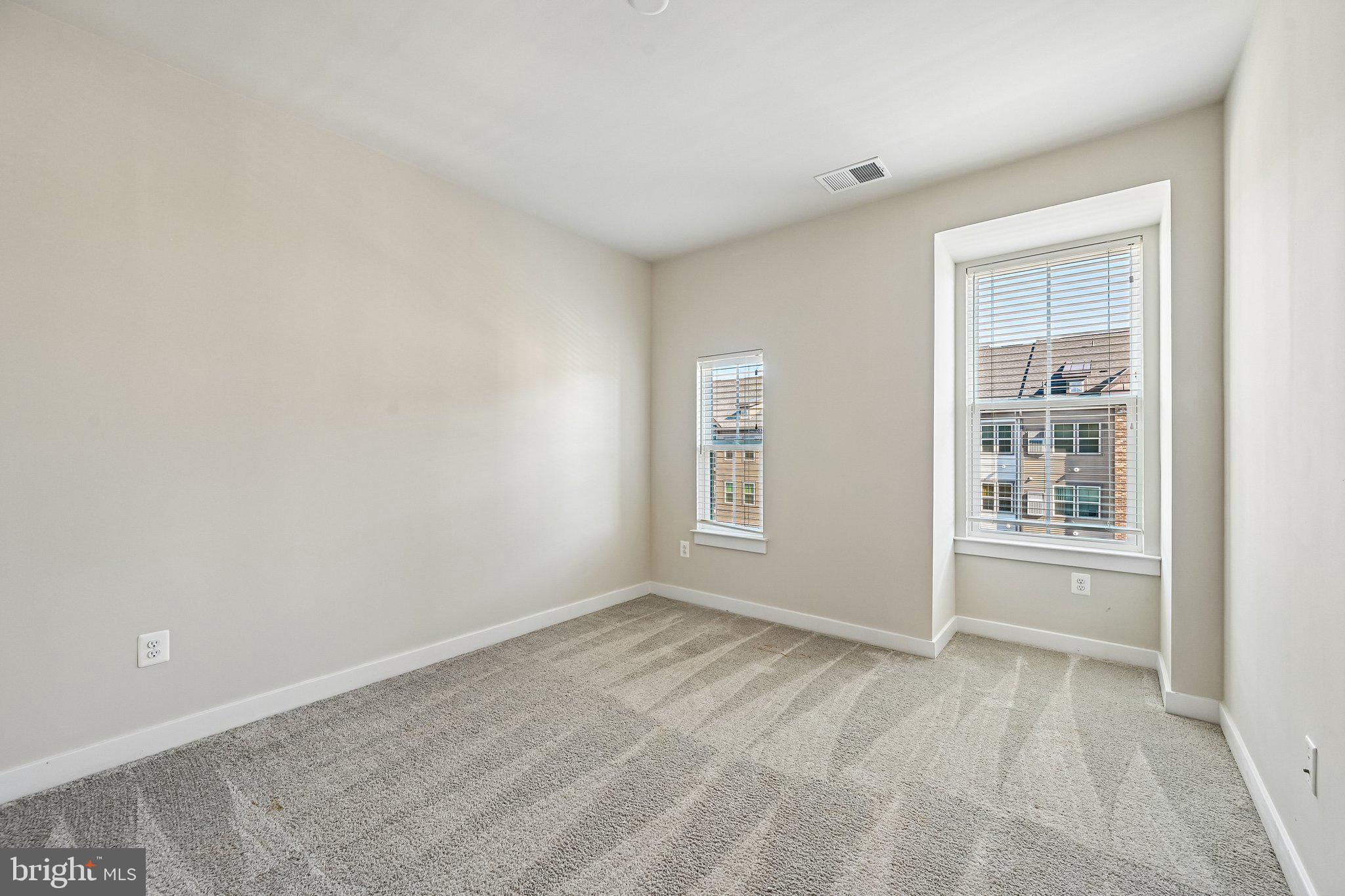 PADDOCK POINTE - Residential