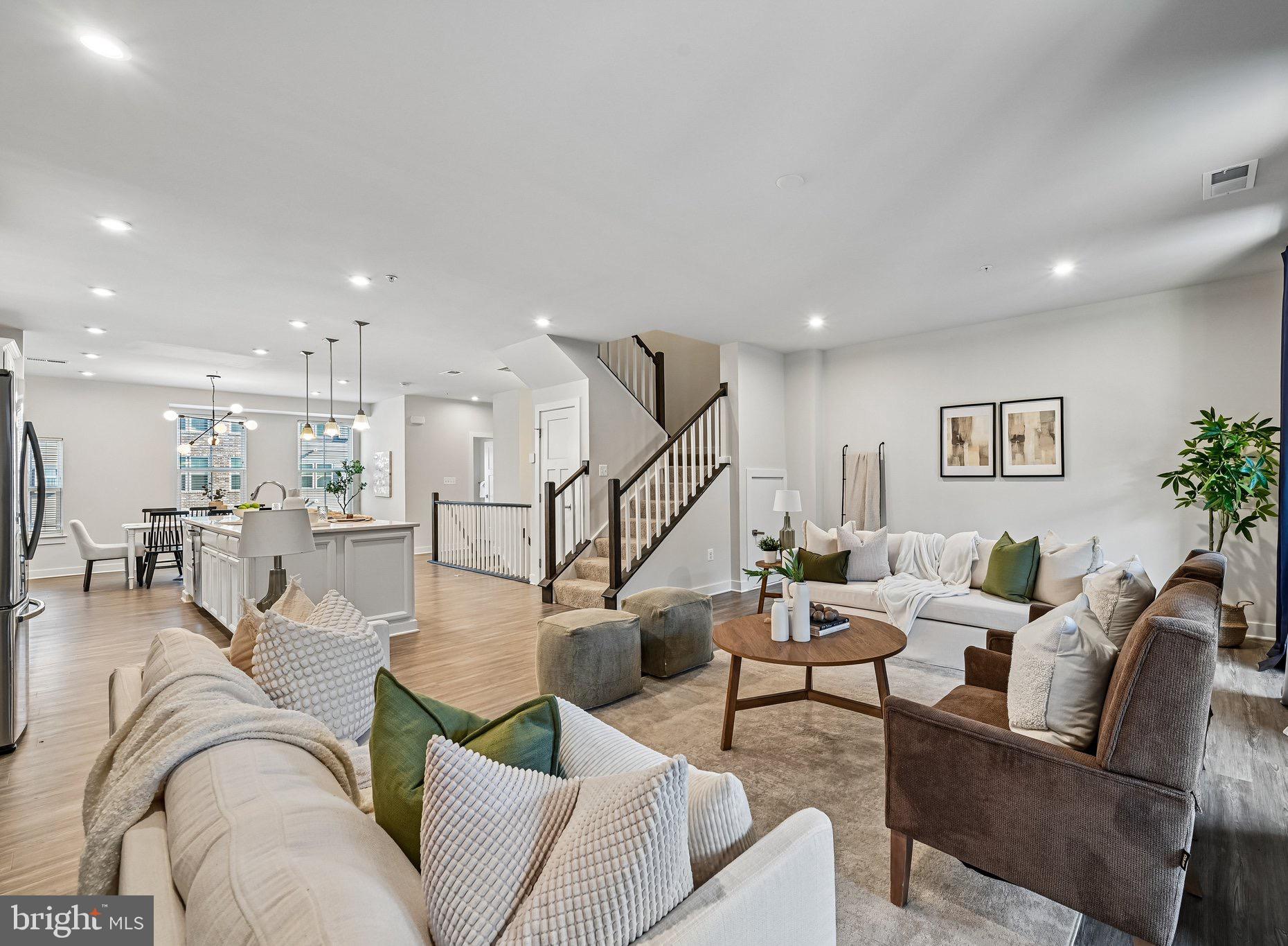 PADDOCK POINTE - Residential