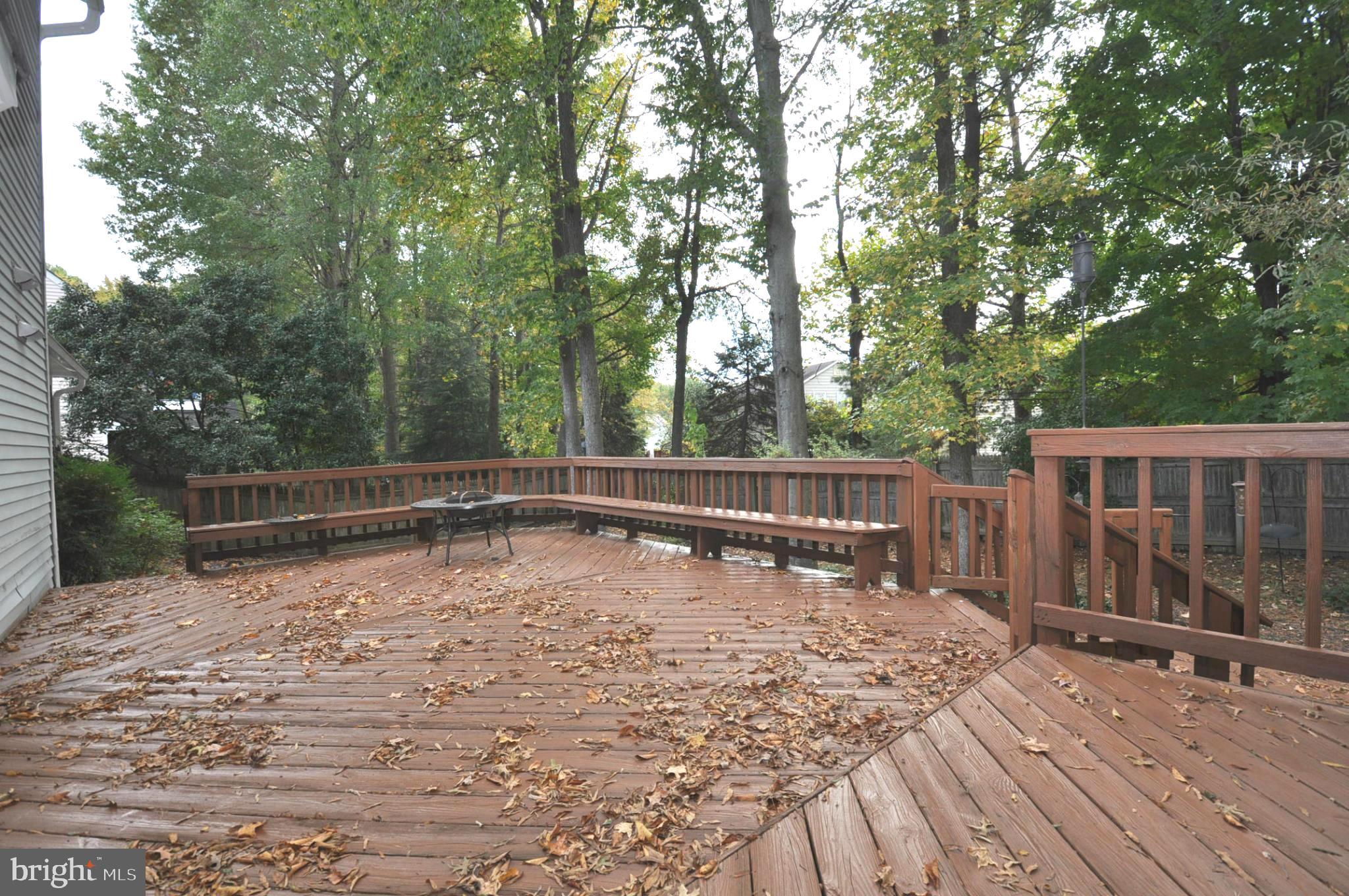LAKE DEVEREUX - Residential