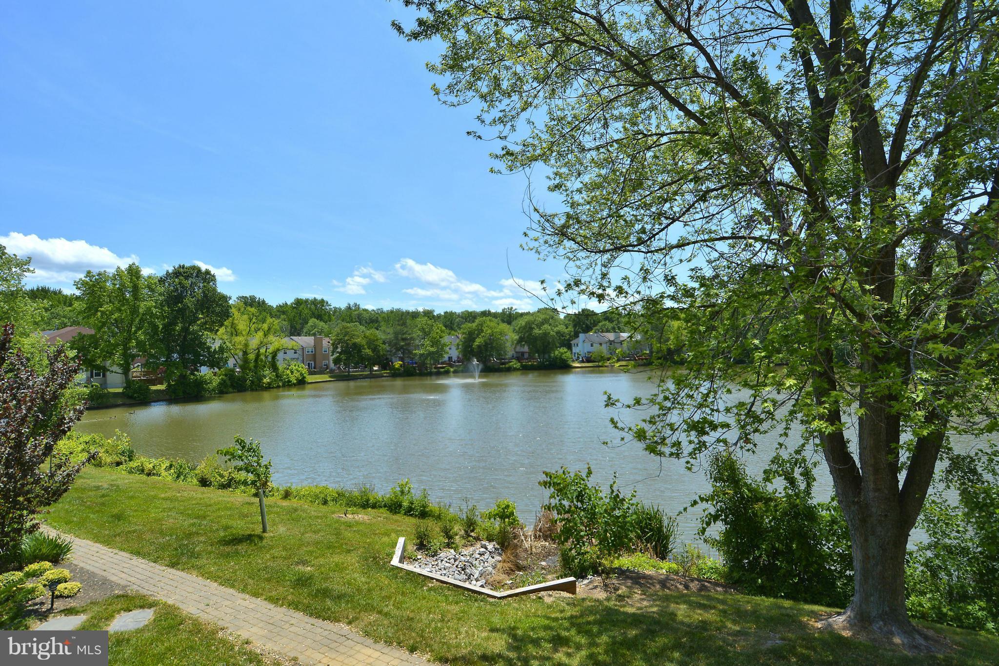 LAKE DEVEREUX - Residential