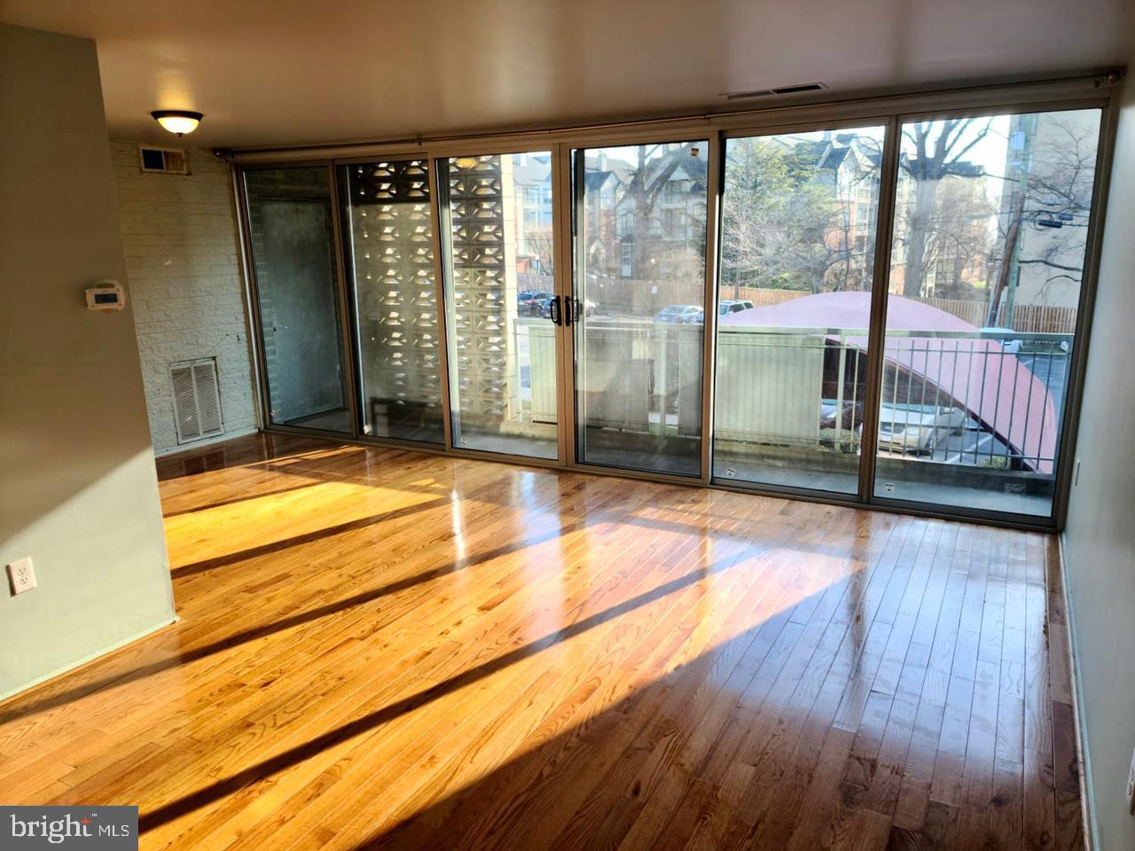 PRESIDENTIAL PARK - Residential Lease