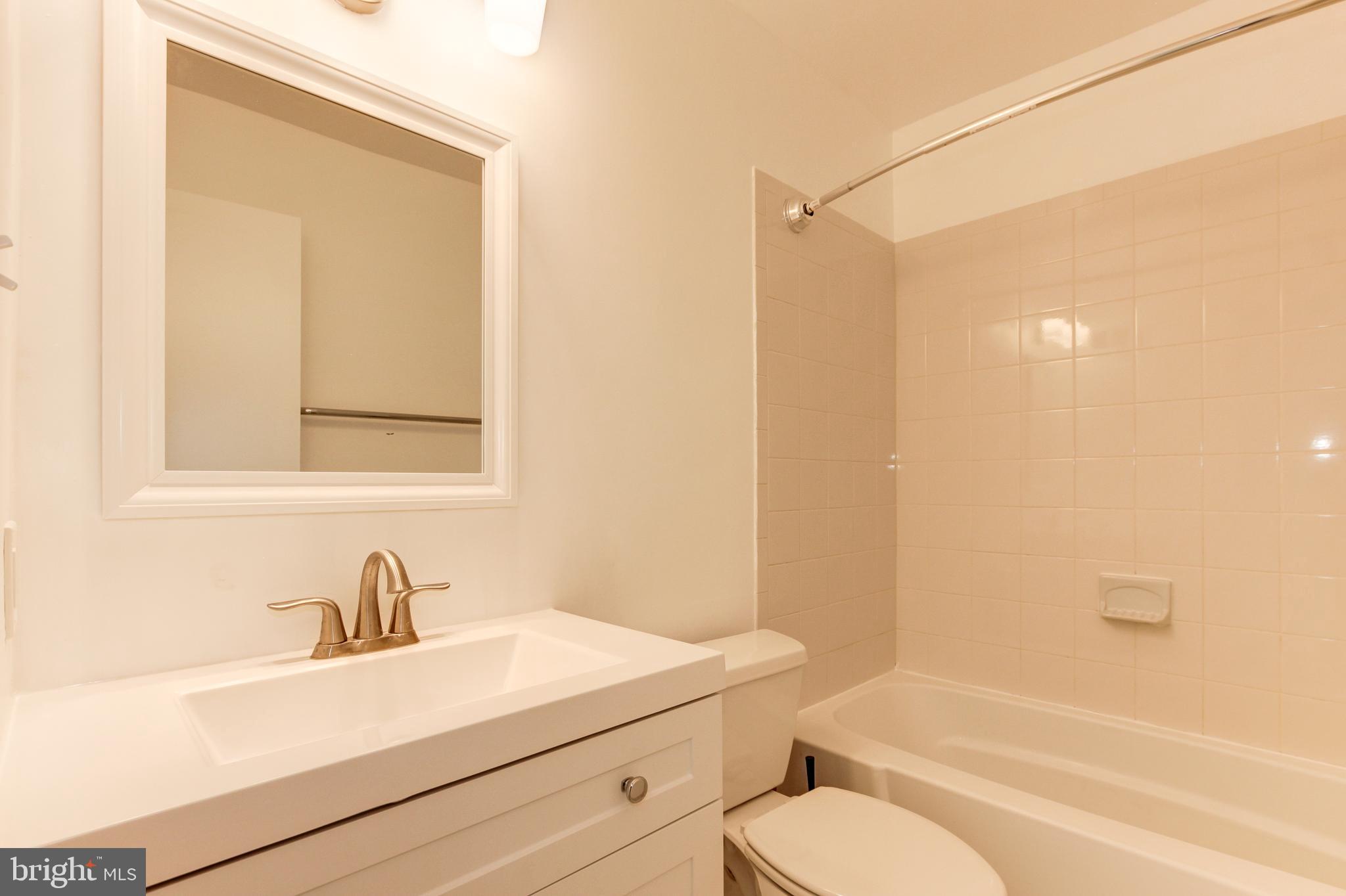 WESTLAKE TERRACE - Residential Lease