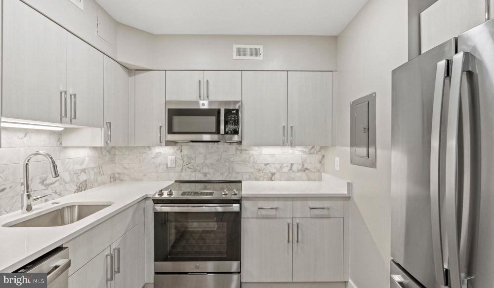 3401 38TH STREET NW 2B-TWR-121