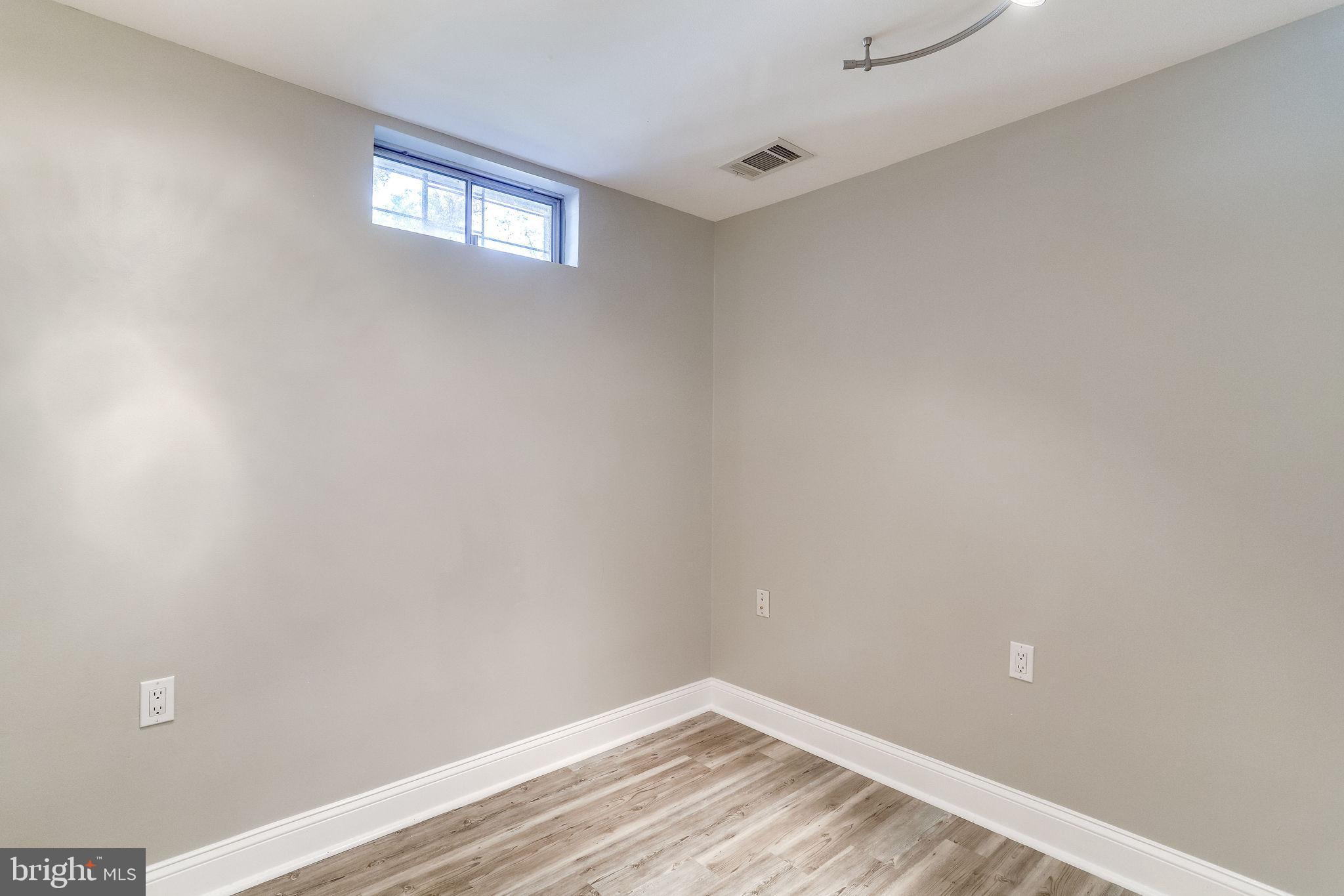 TANTALLON SOUTH - Residential Lease