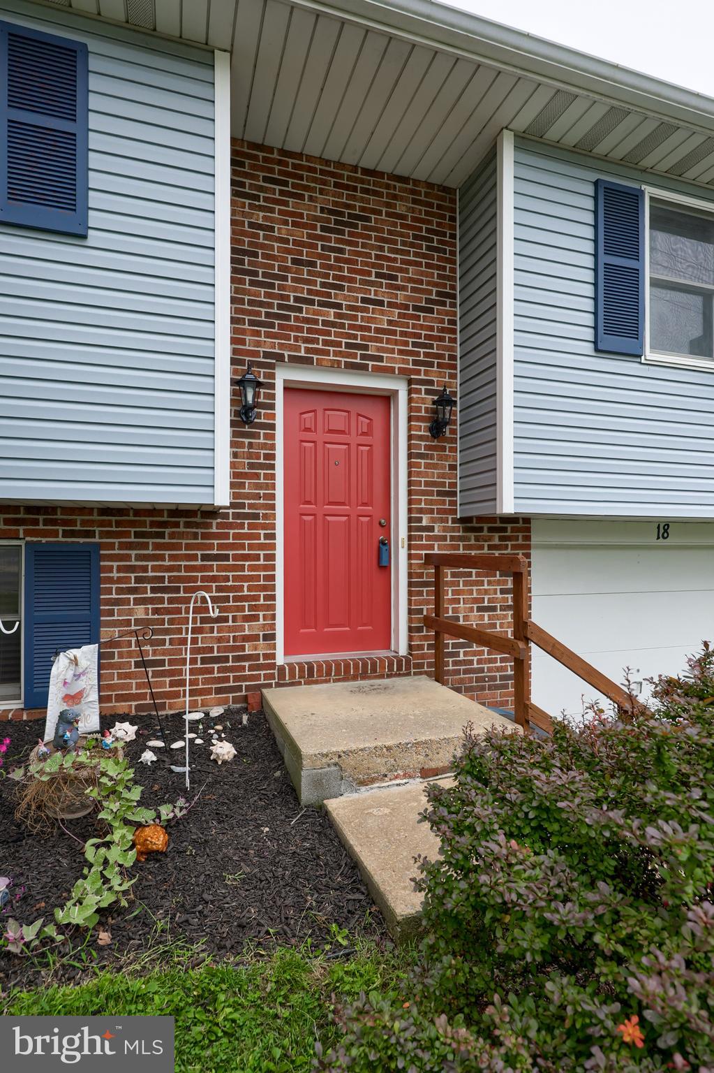 18 AKRON ROAD
