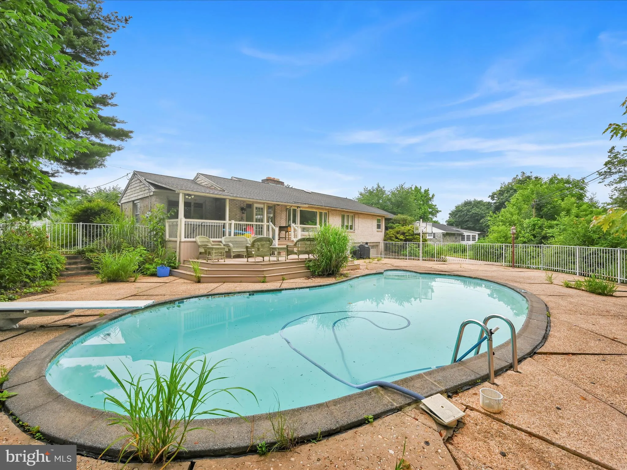 Stevens, Pennsylvania 17578, United States, 4 Bedrooms Bedrooms, ,4 BathroomsBathrooms,Residential,Pending,156113