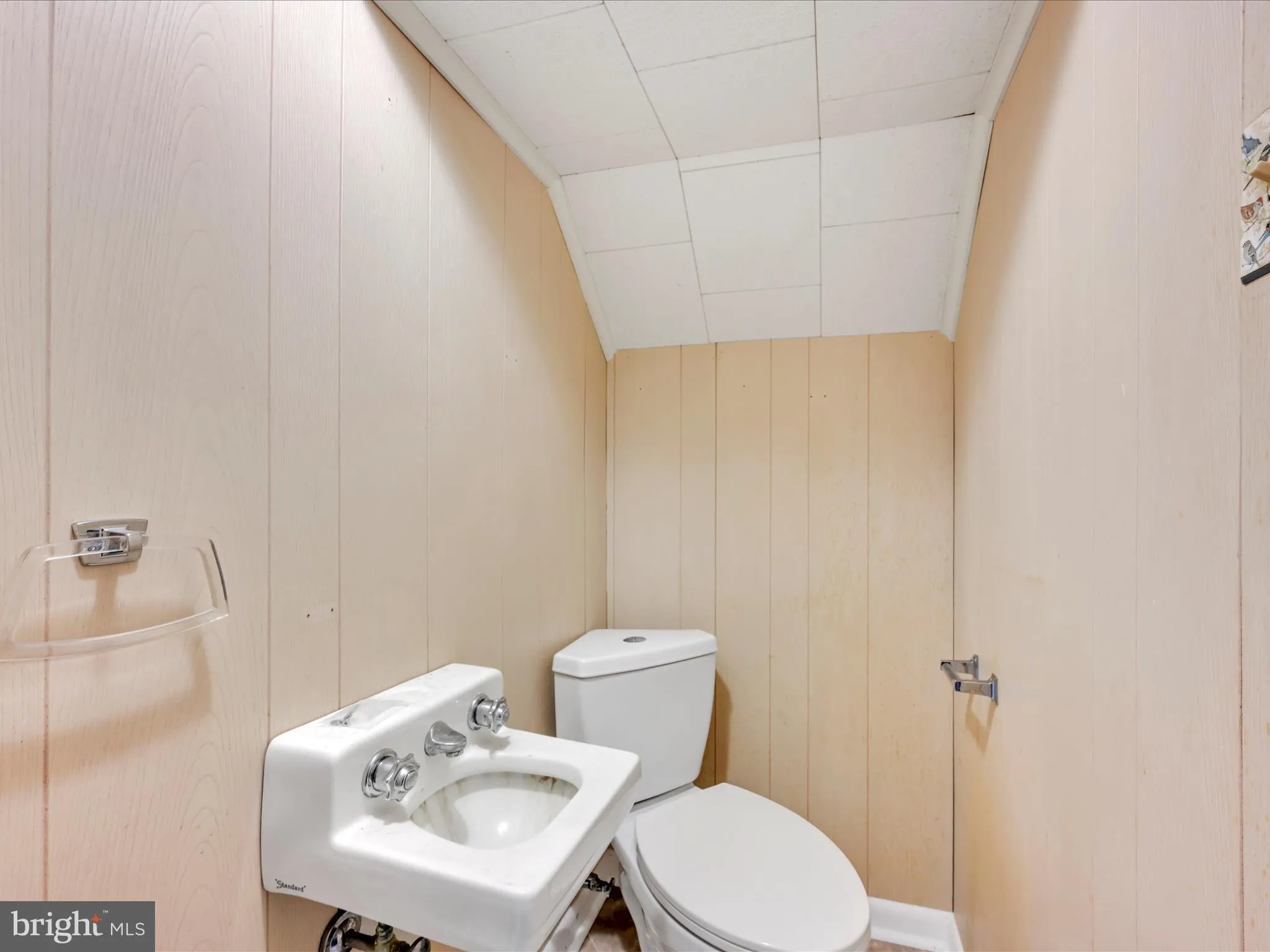 Stevens, Pennsylvania 17578, United States, 4 Bedrooms Bedrooms, ,4 BathroomsBathrooms,Residential,Pending,156113