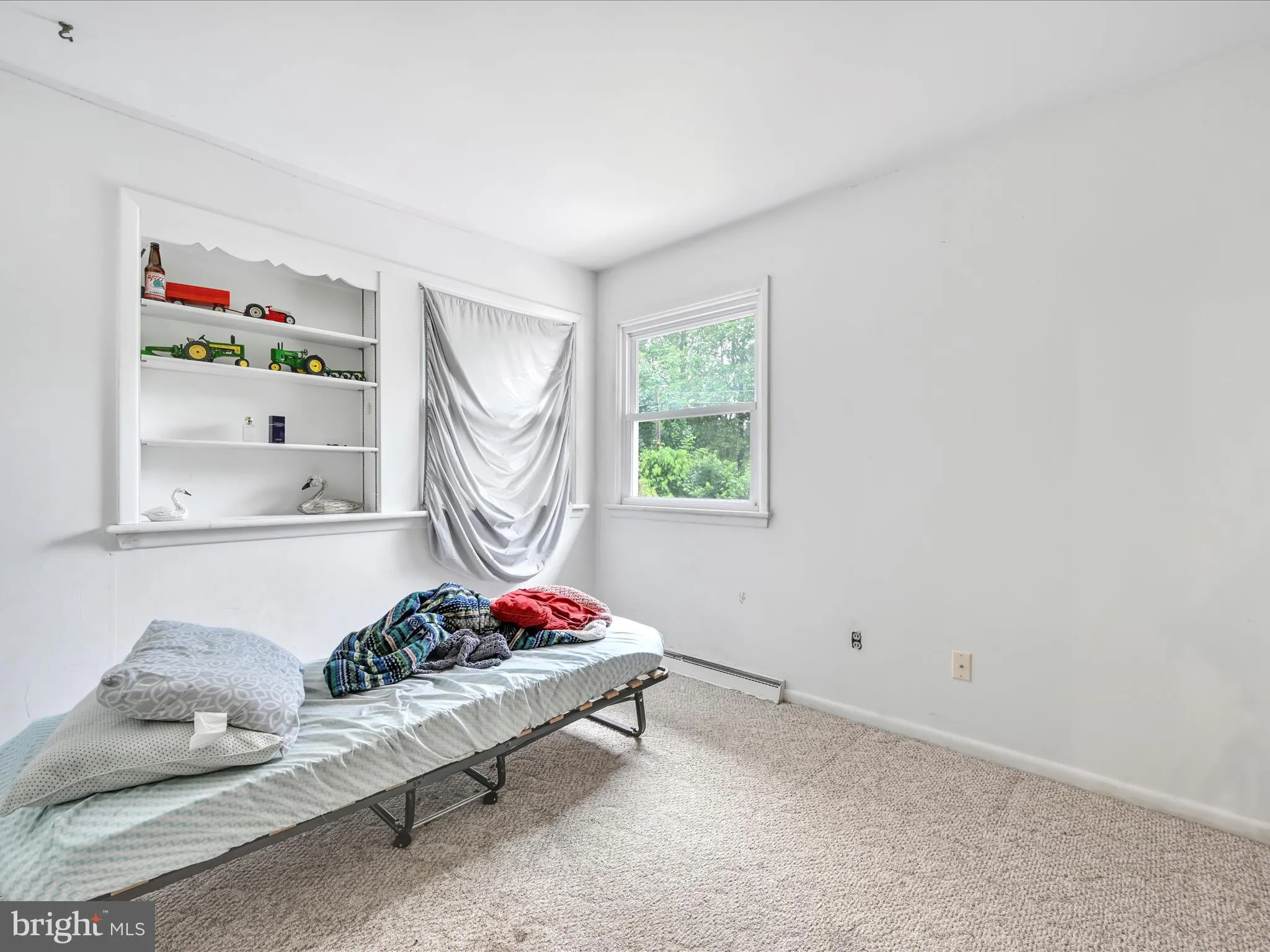 Stevens, Pennsylvania 17578, United States, 4 Bedrooms Bedrooms, ,4 BathroomsBathrooms,Residential,Pending,156113