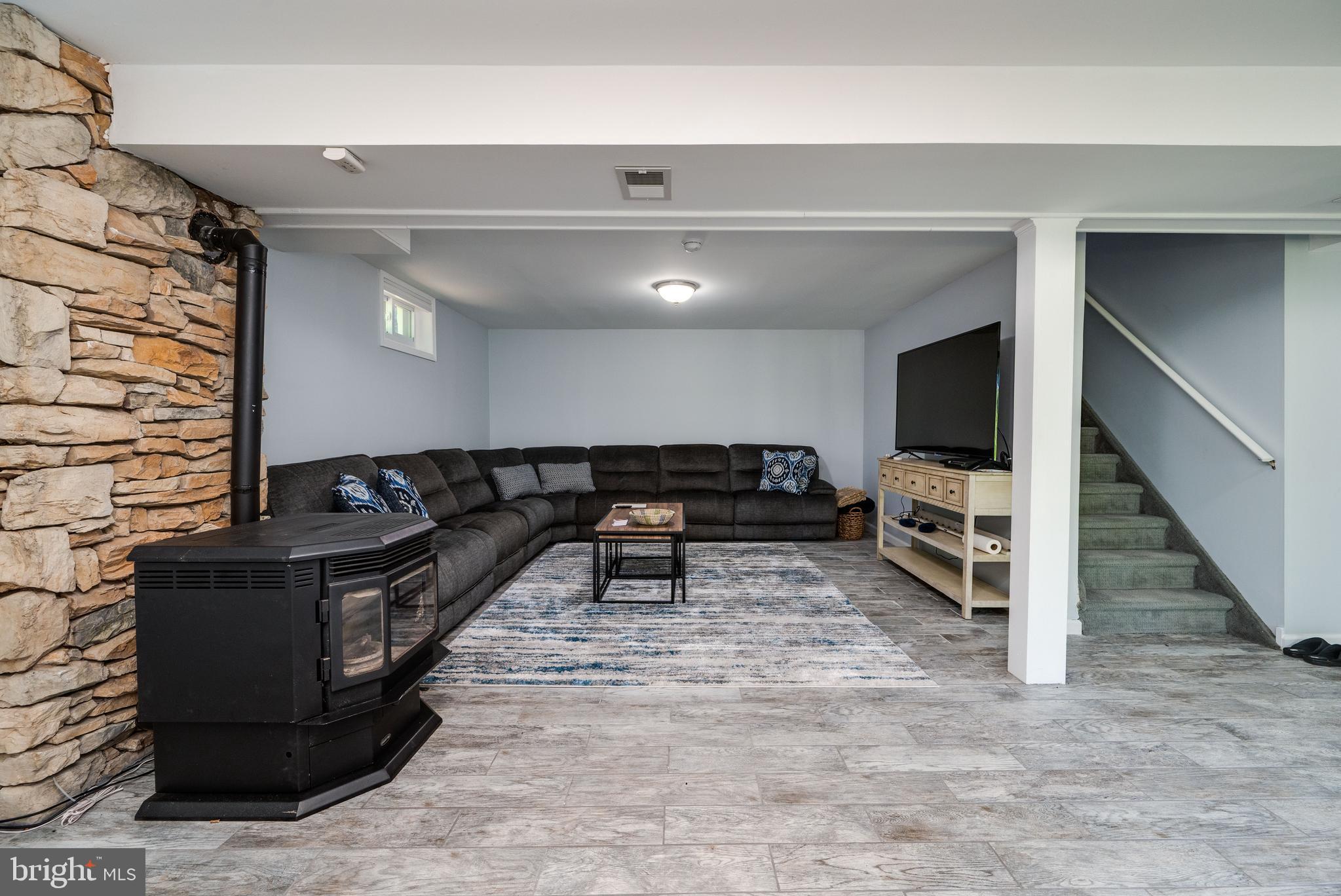 LAKE WYNONAH - Residential