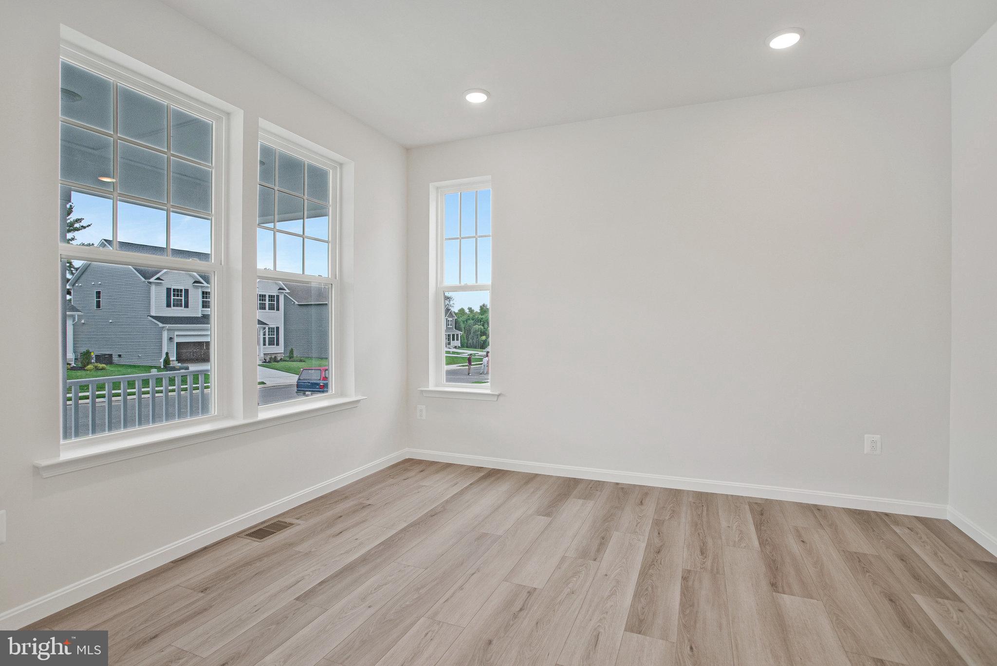 ROBERTS CROSSING - Residential