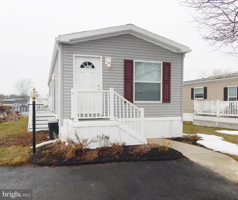 124 Parkside Court, North Wales, PA MLS: PAMC2168450