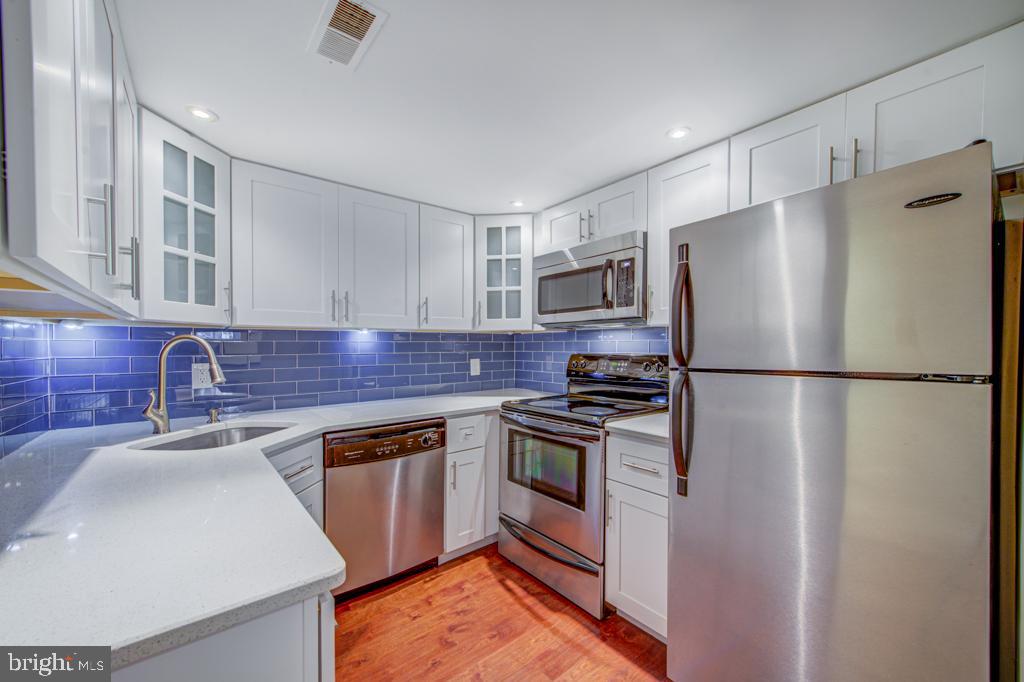 924 SPRUCE STREET LL1