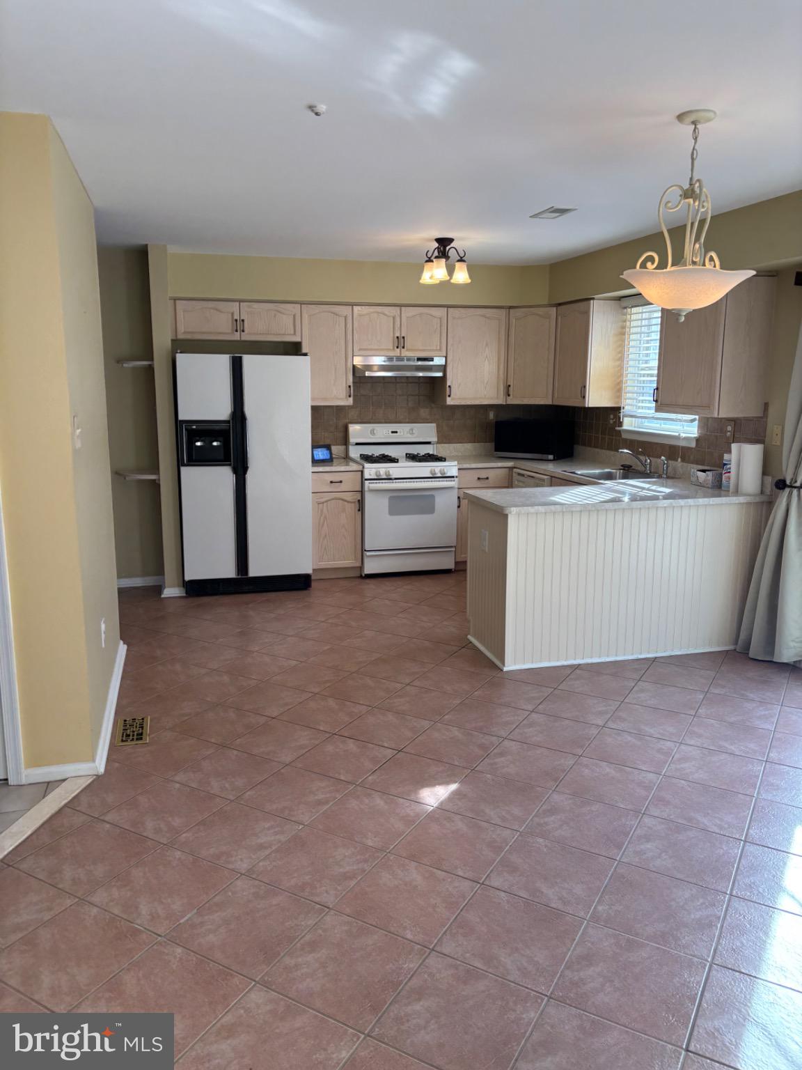 CREEK VIEW ESTS - Residential