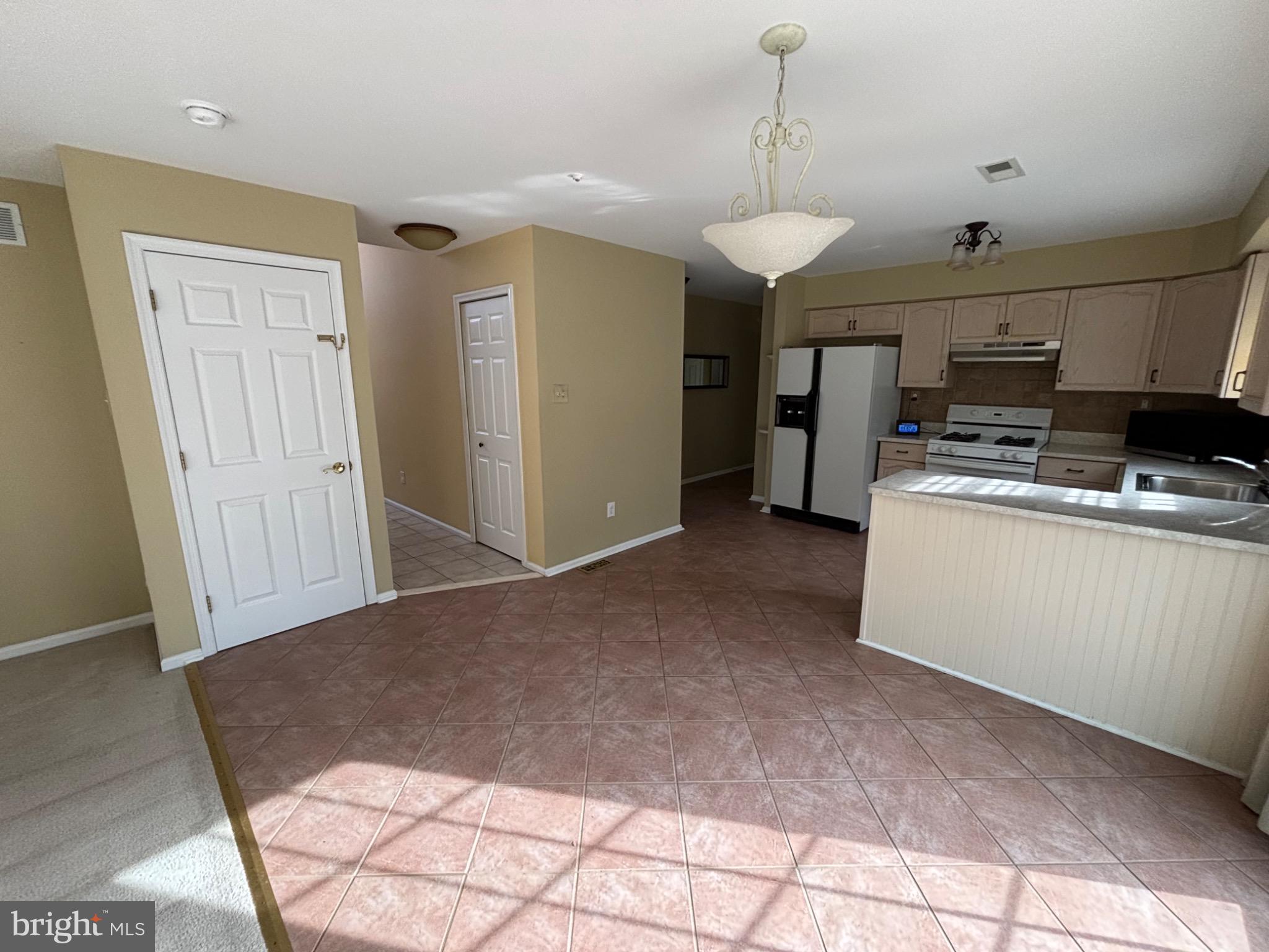 CREEK VIEW ESTS - Residential