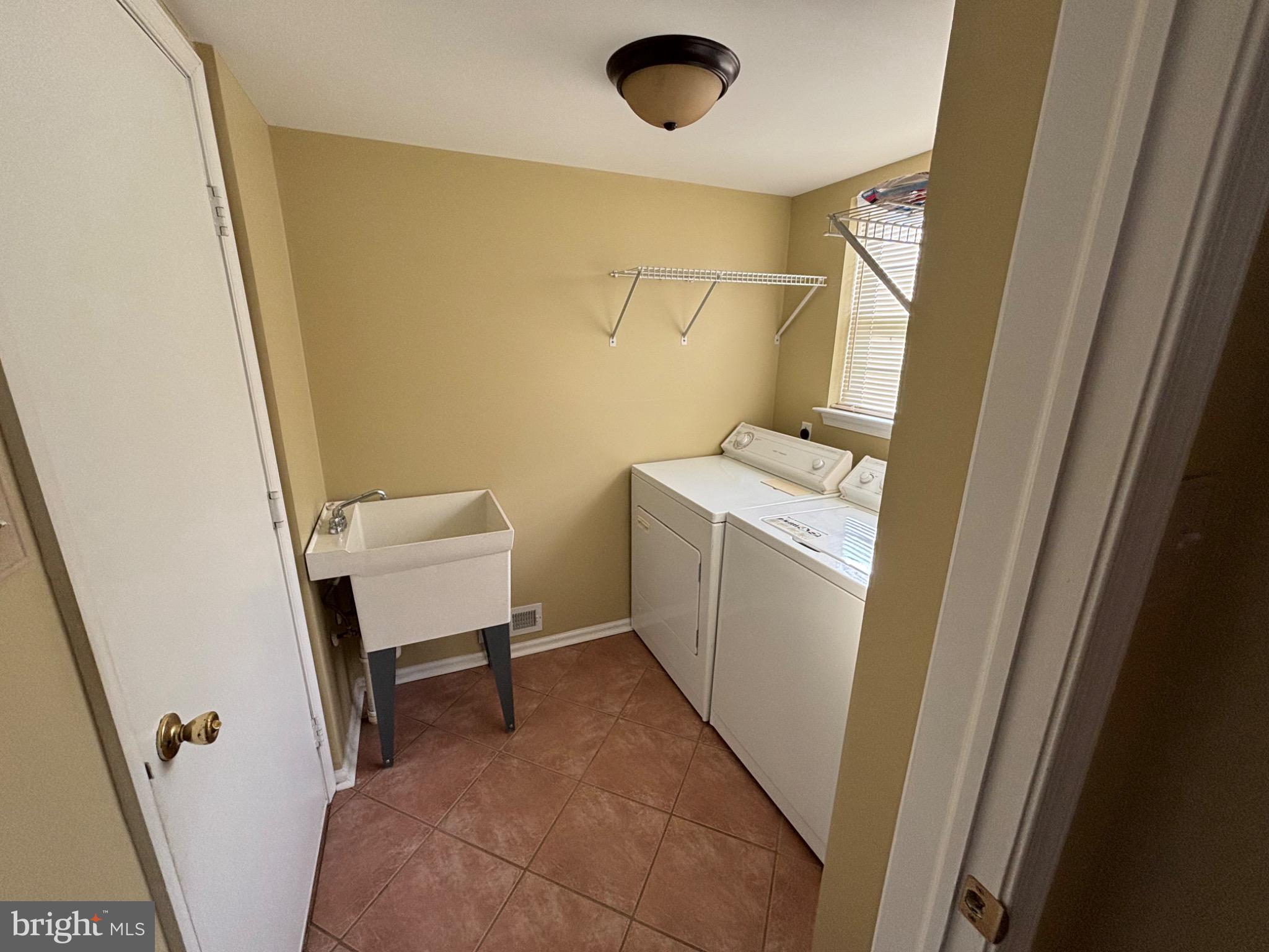 CREEK VIEW ESTS - Residential