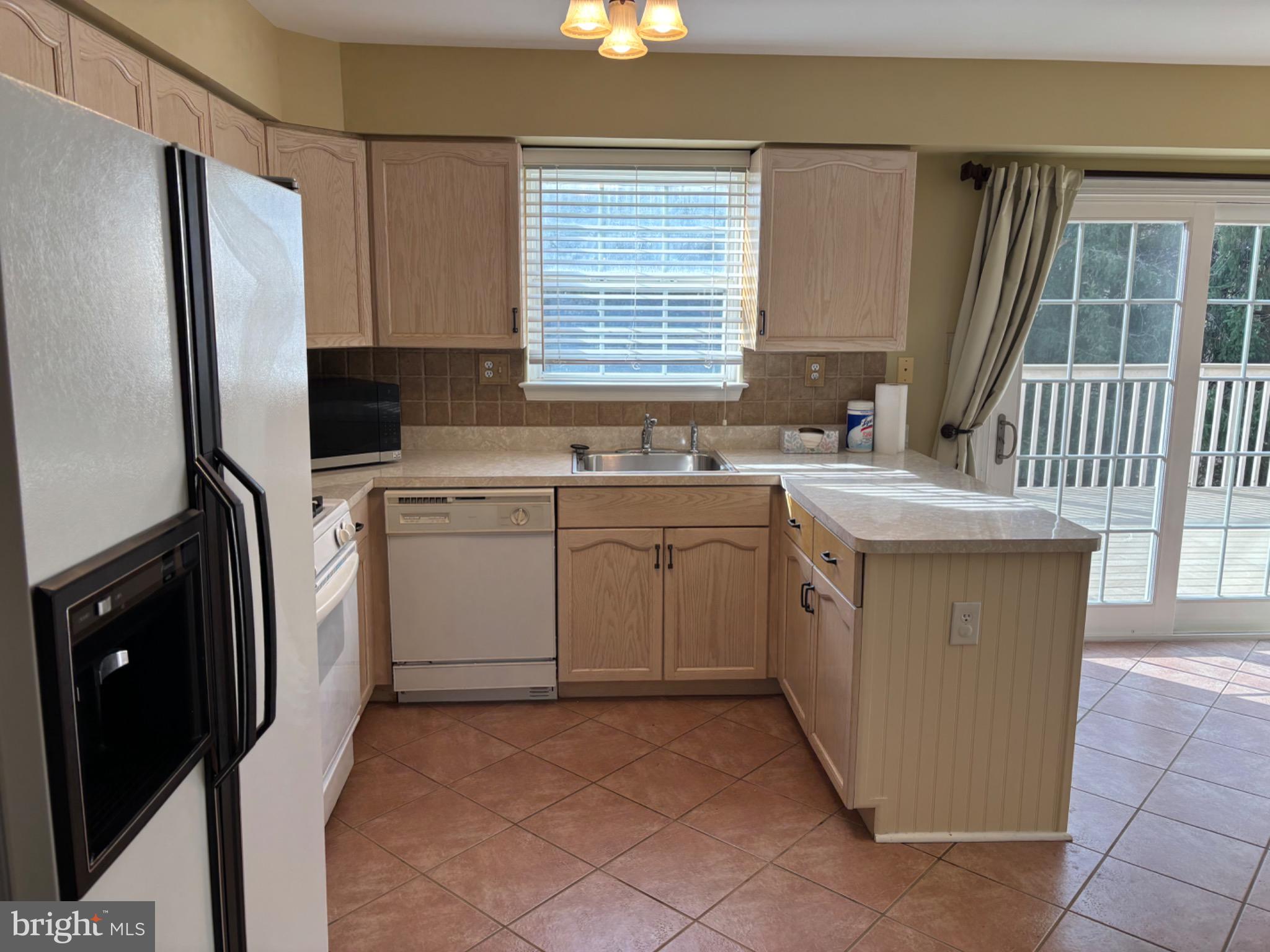 CREEK VIEW ESTS - Residential