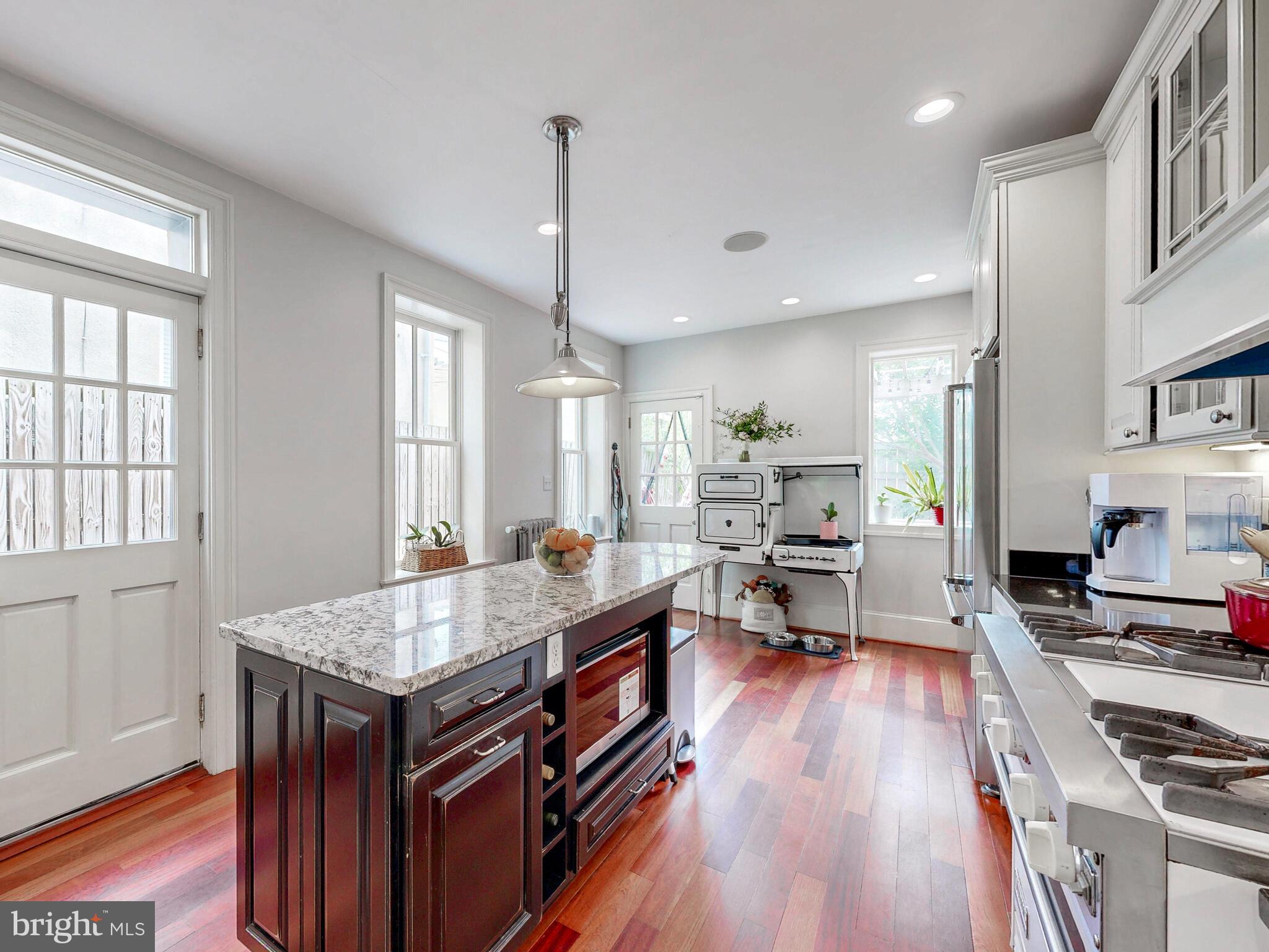 BUTCHERS HILL - Residential