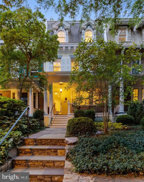 2840 27TH STREET NW WASHINGTON DC 20008