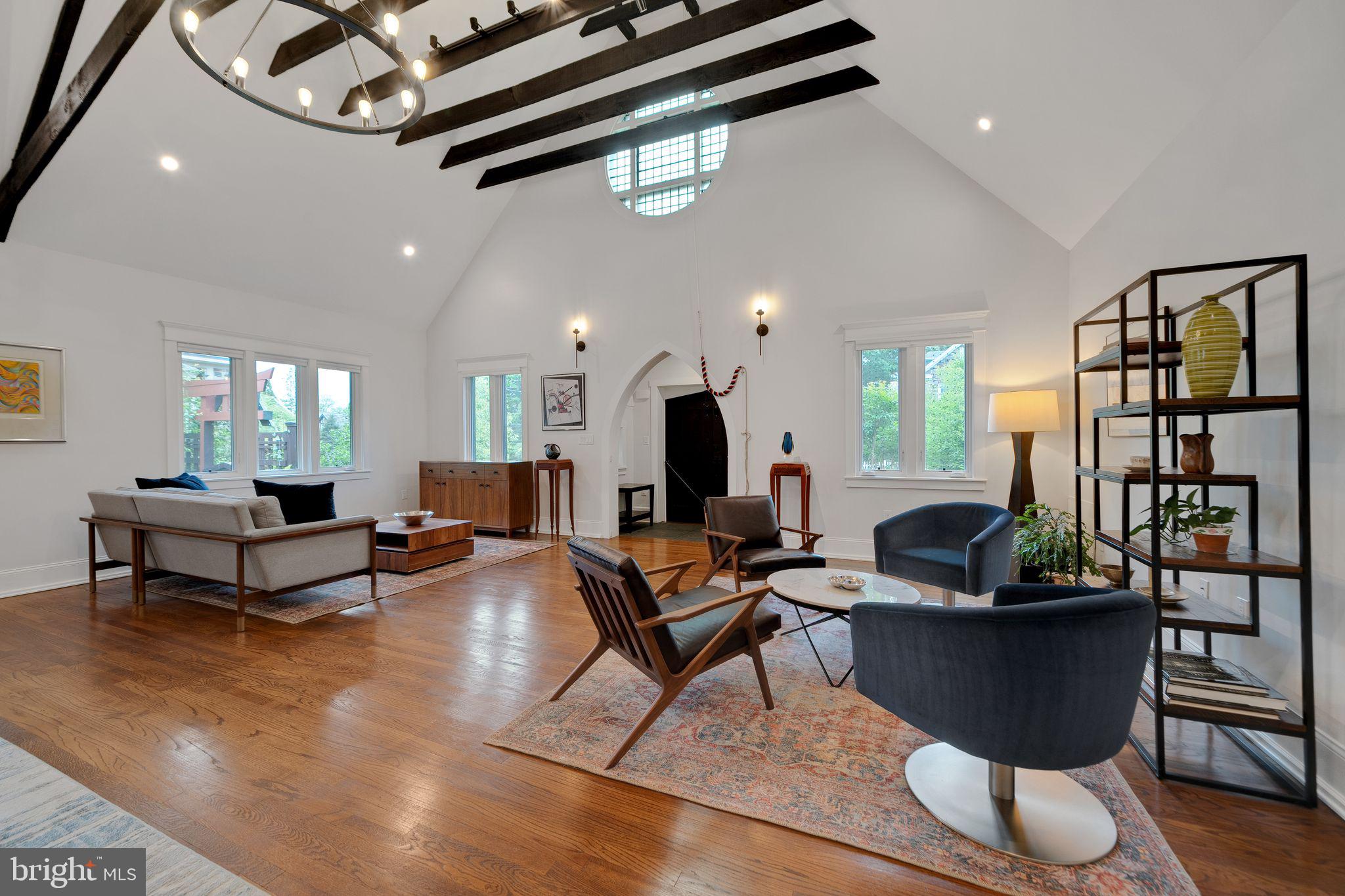 EAST FALLS - Residential