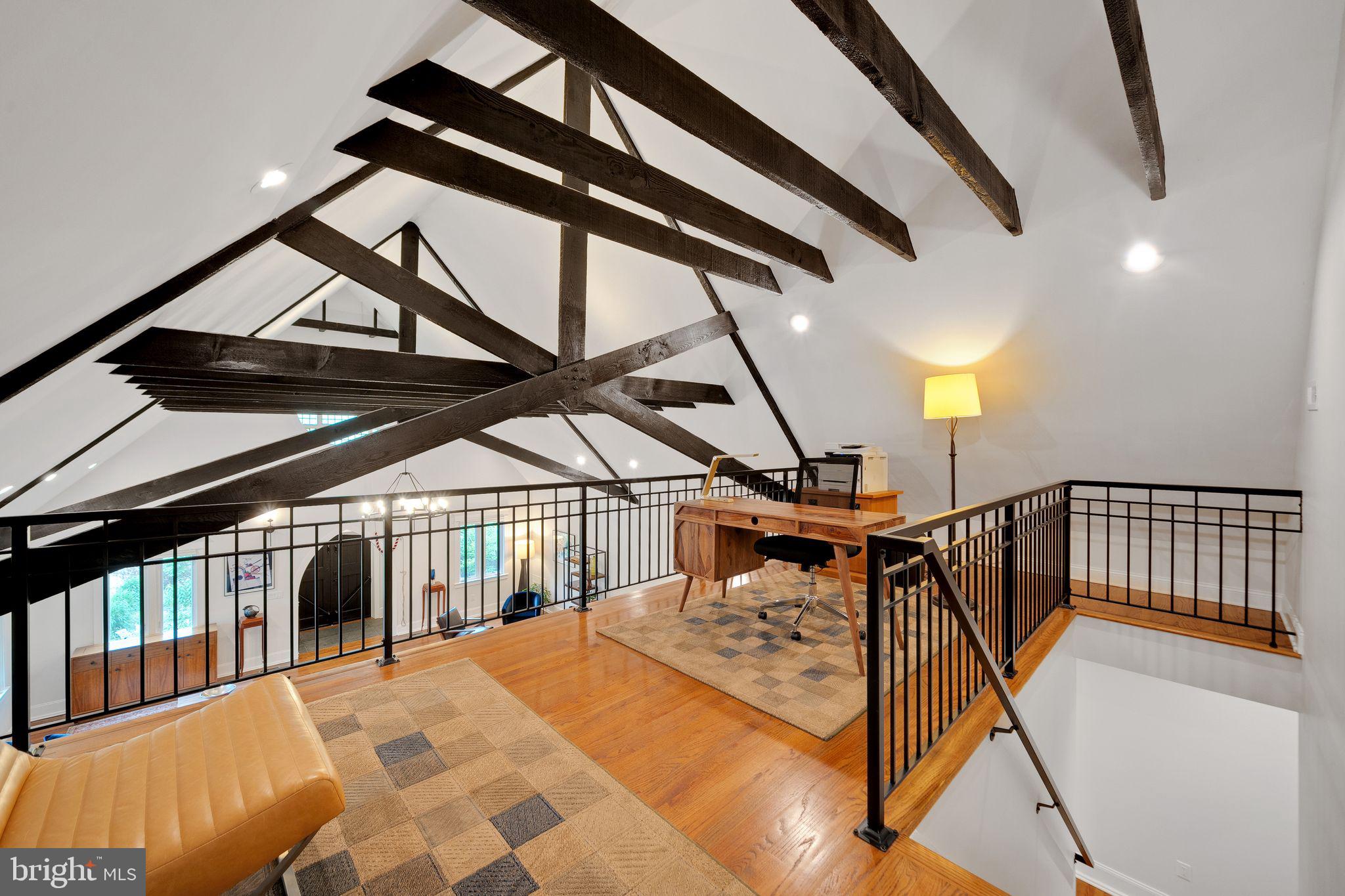 EAST FALLS - Residential