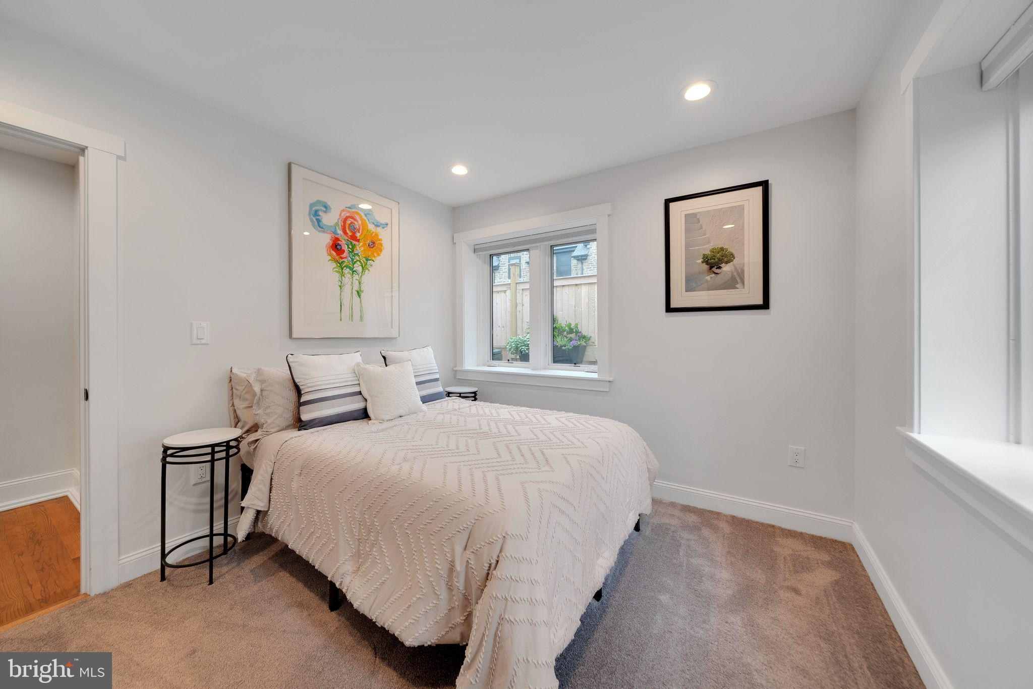 EAST FALLS - Residential