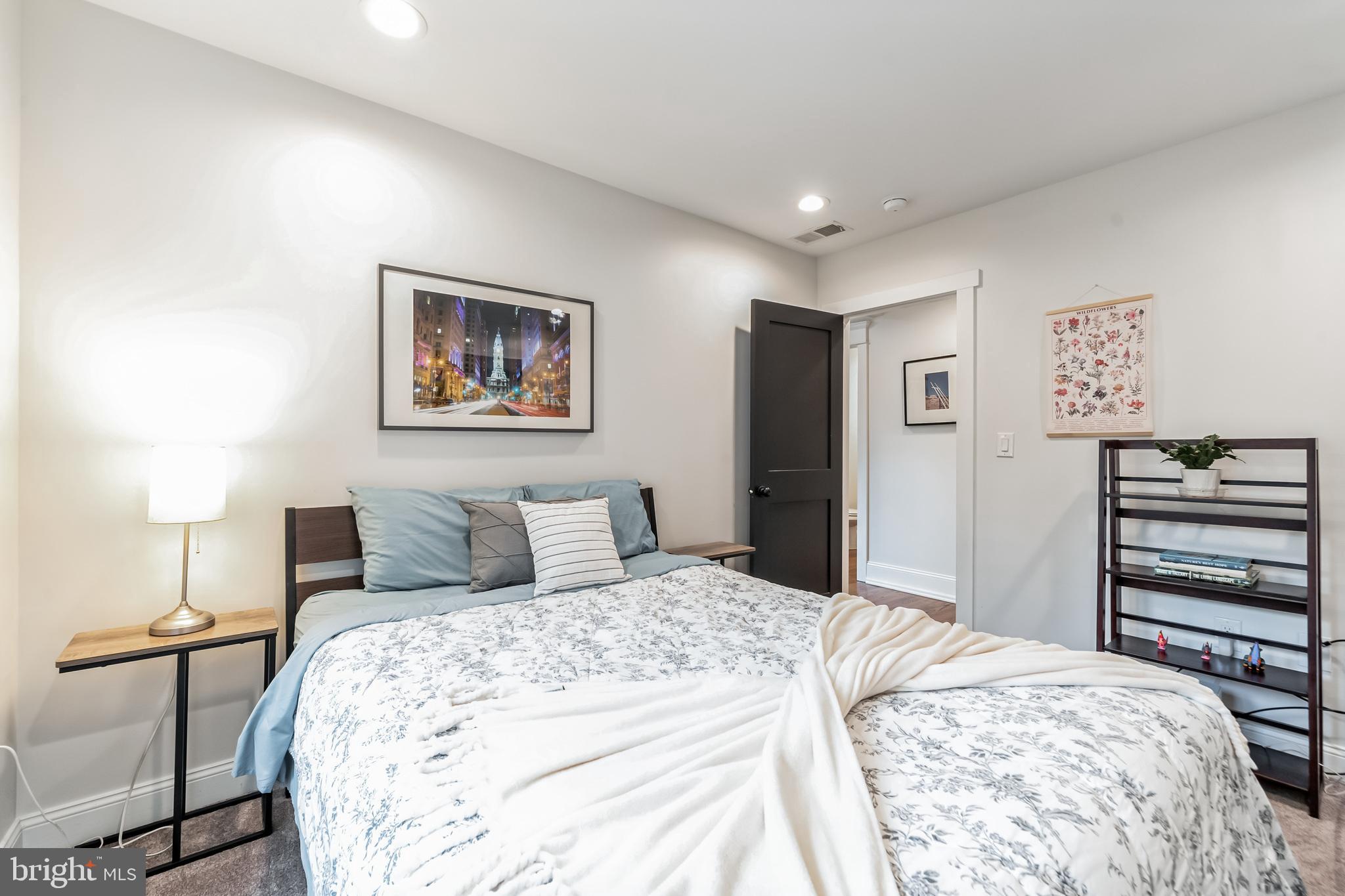 EAST FALLS - Residential