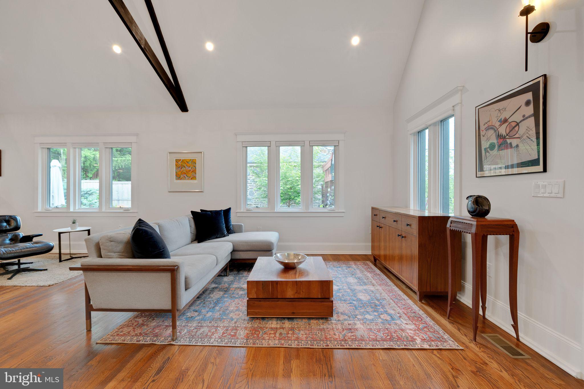 EAST FALLS - Residential