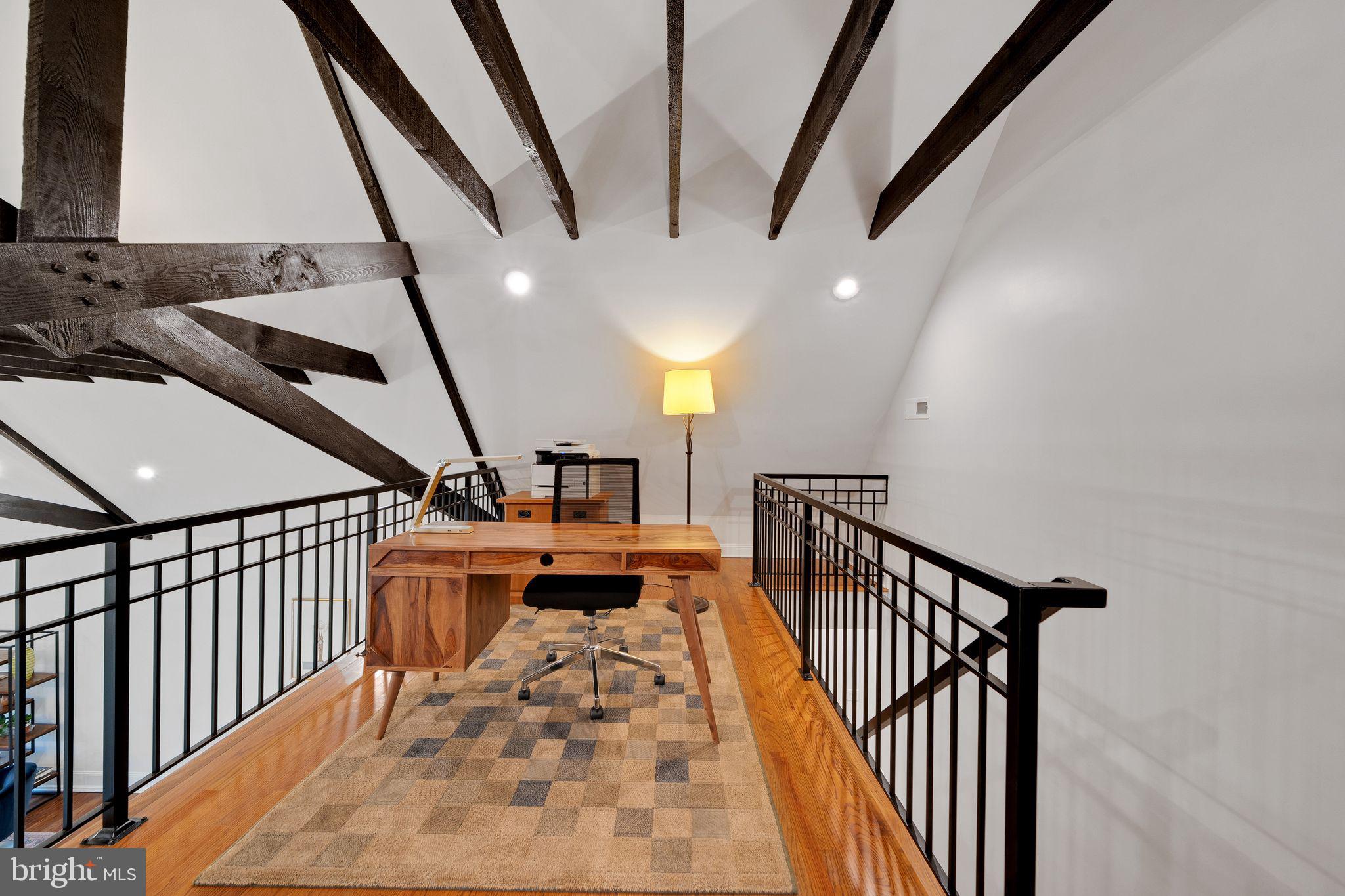 EAST FALLS - Residential