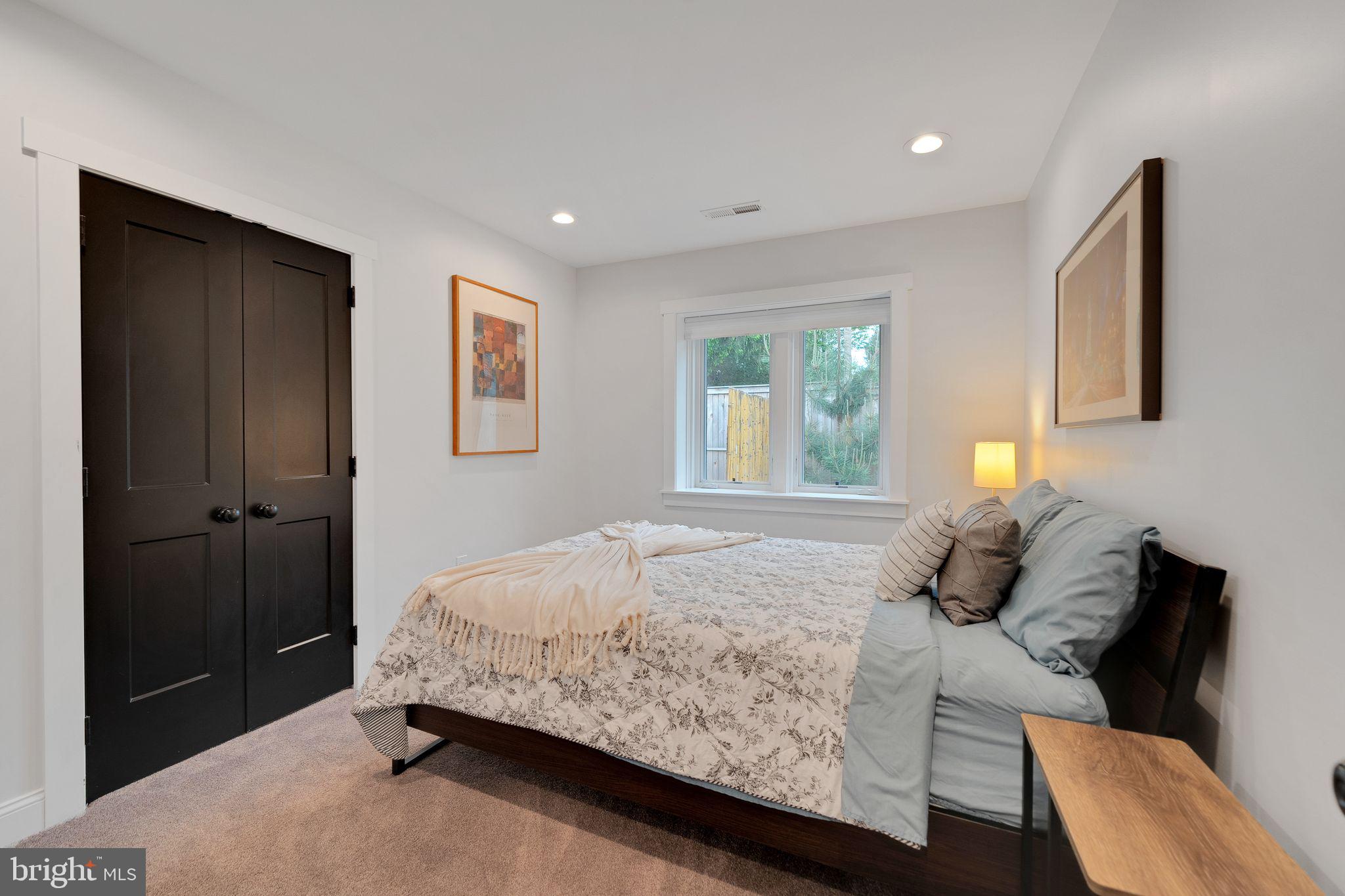 EAST FALLS - Residential