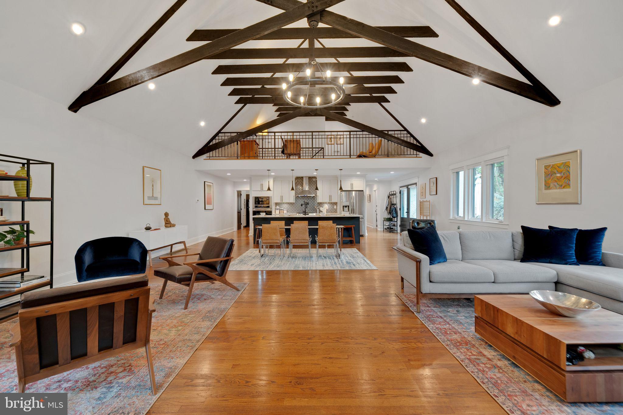 EAST FALLS - Residential