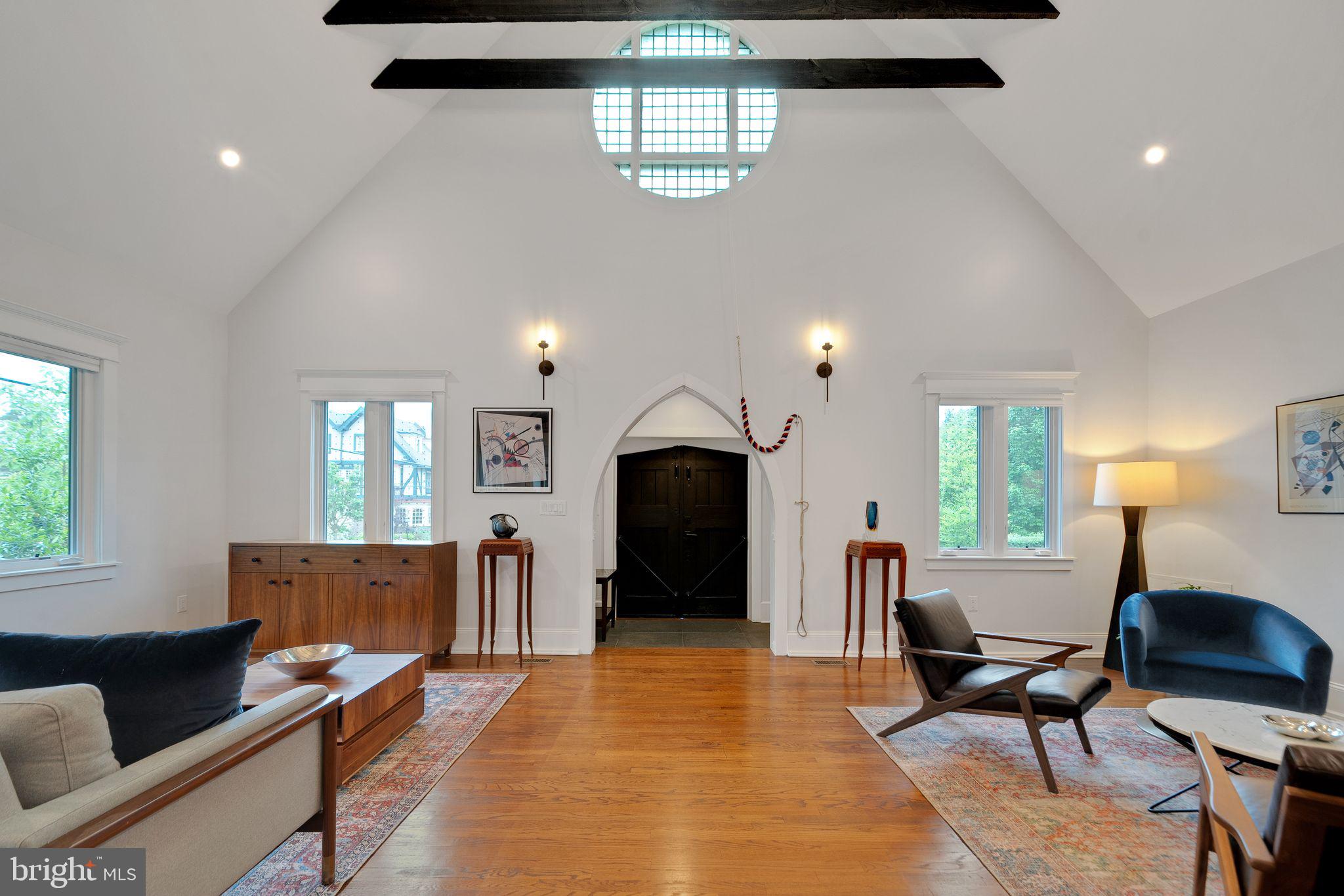 EAST FALLS - Residential