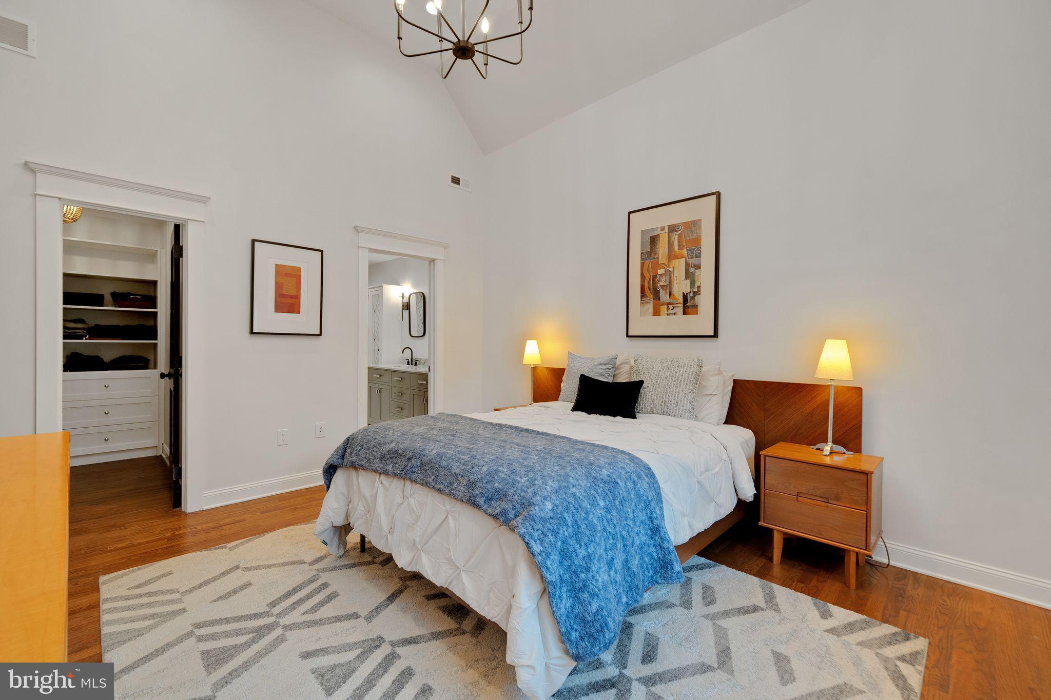 EAST FALLS - Residential