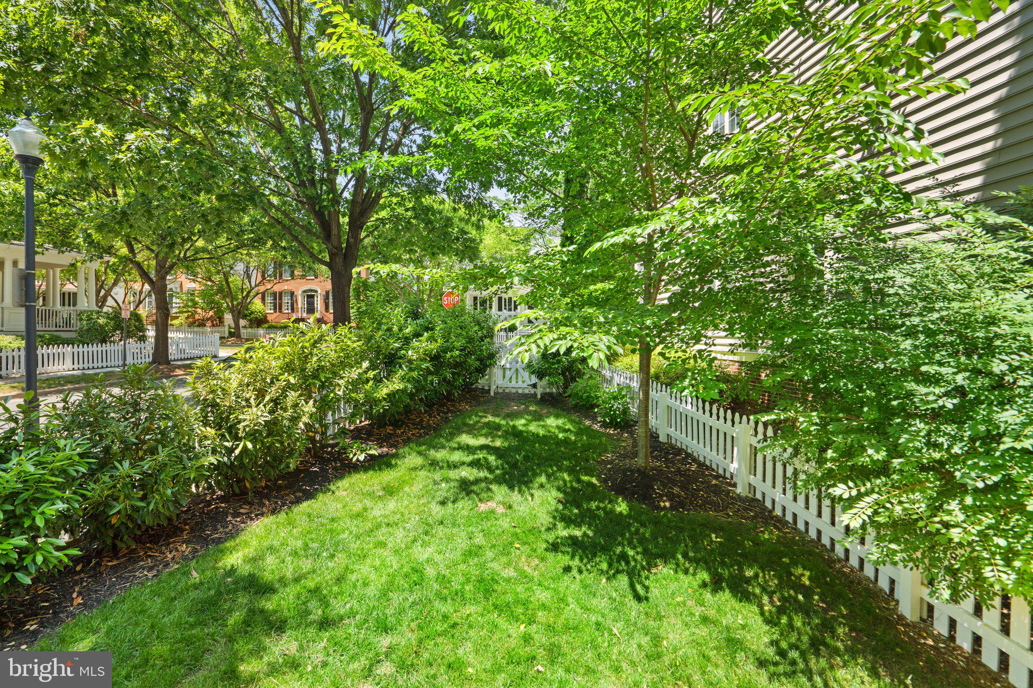 LAKELANDS - Residential