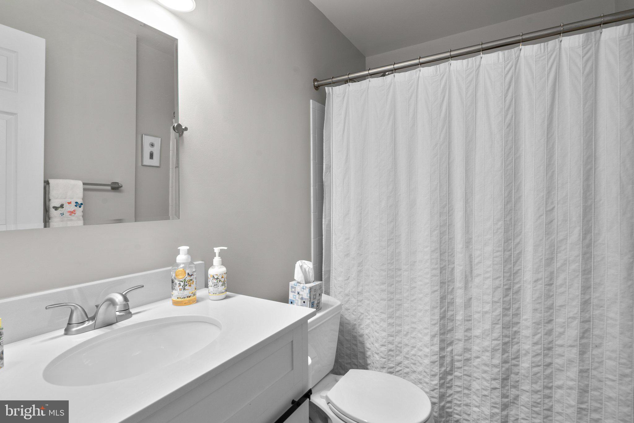 LAKELANDS - Residential