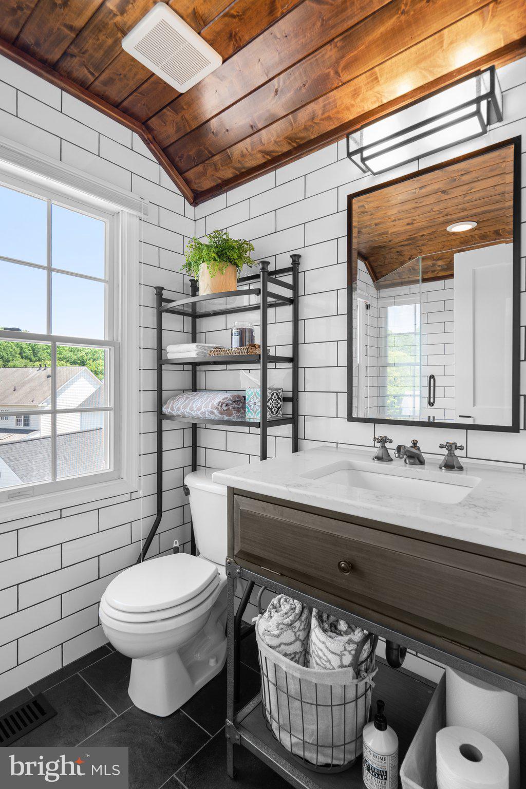 LAKELANDS - Residential