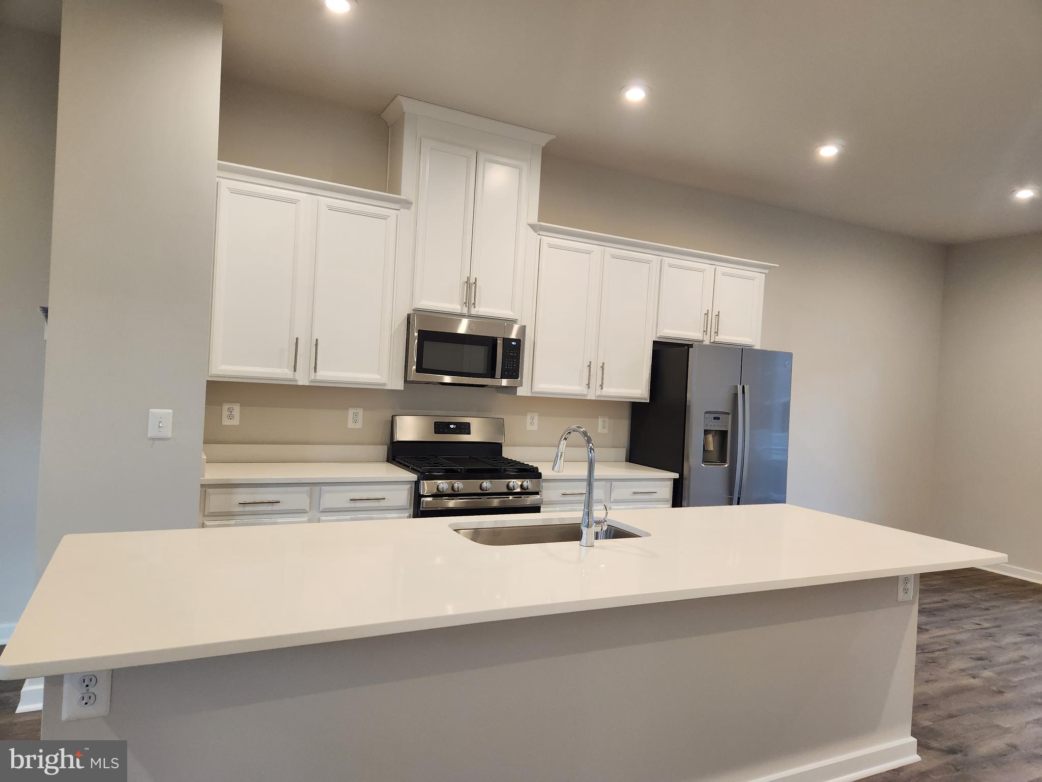 POTOMAC SHORES - Residential Lease