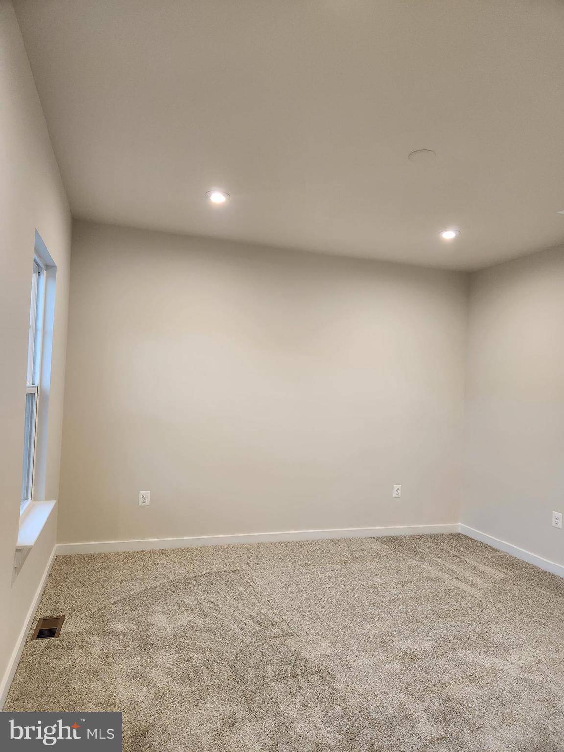 POTOMAC SHORES - Residential Lease