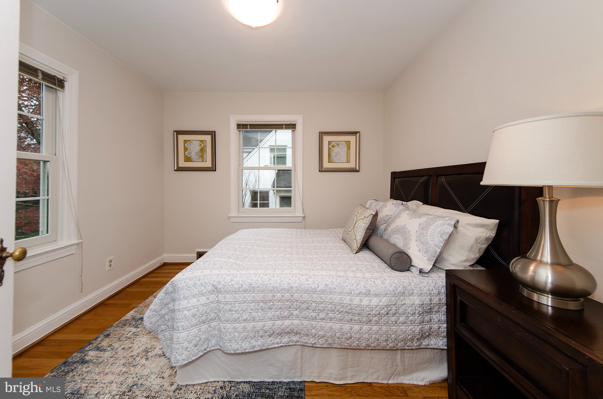 OVER LEE KNOLLS - Residential