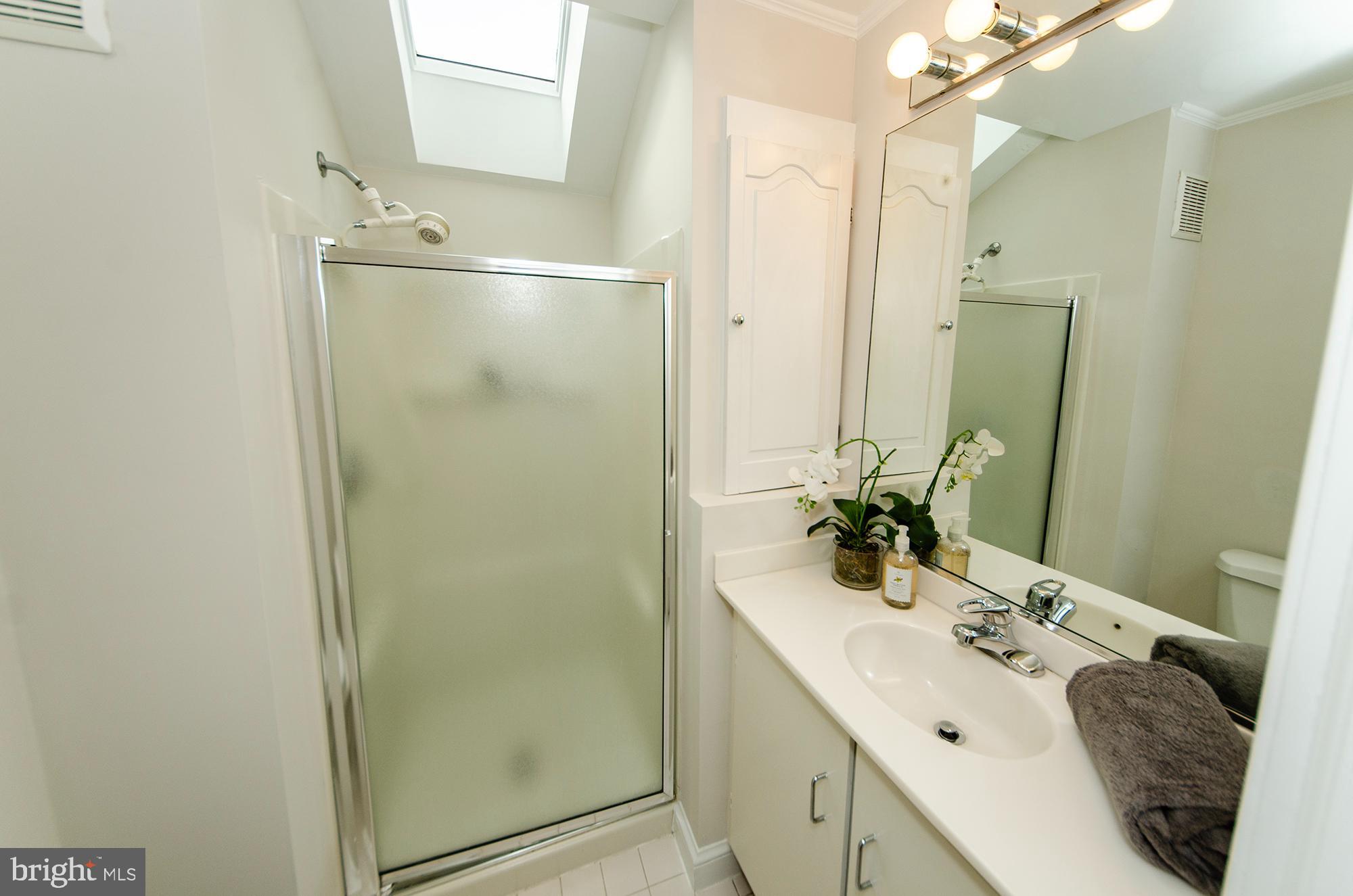 OVER LEE KNOLLS - Residential