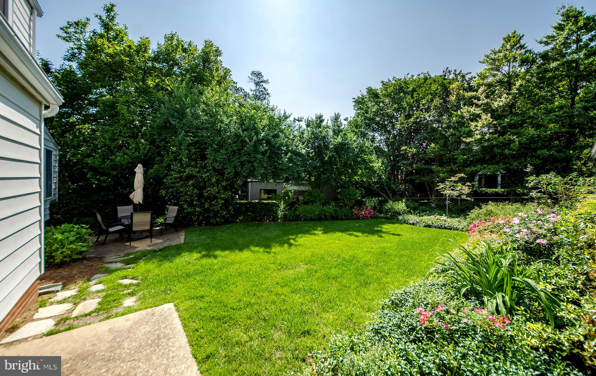 OVER LEE KNOLLS - Residential