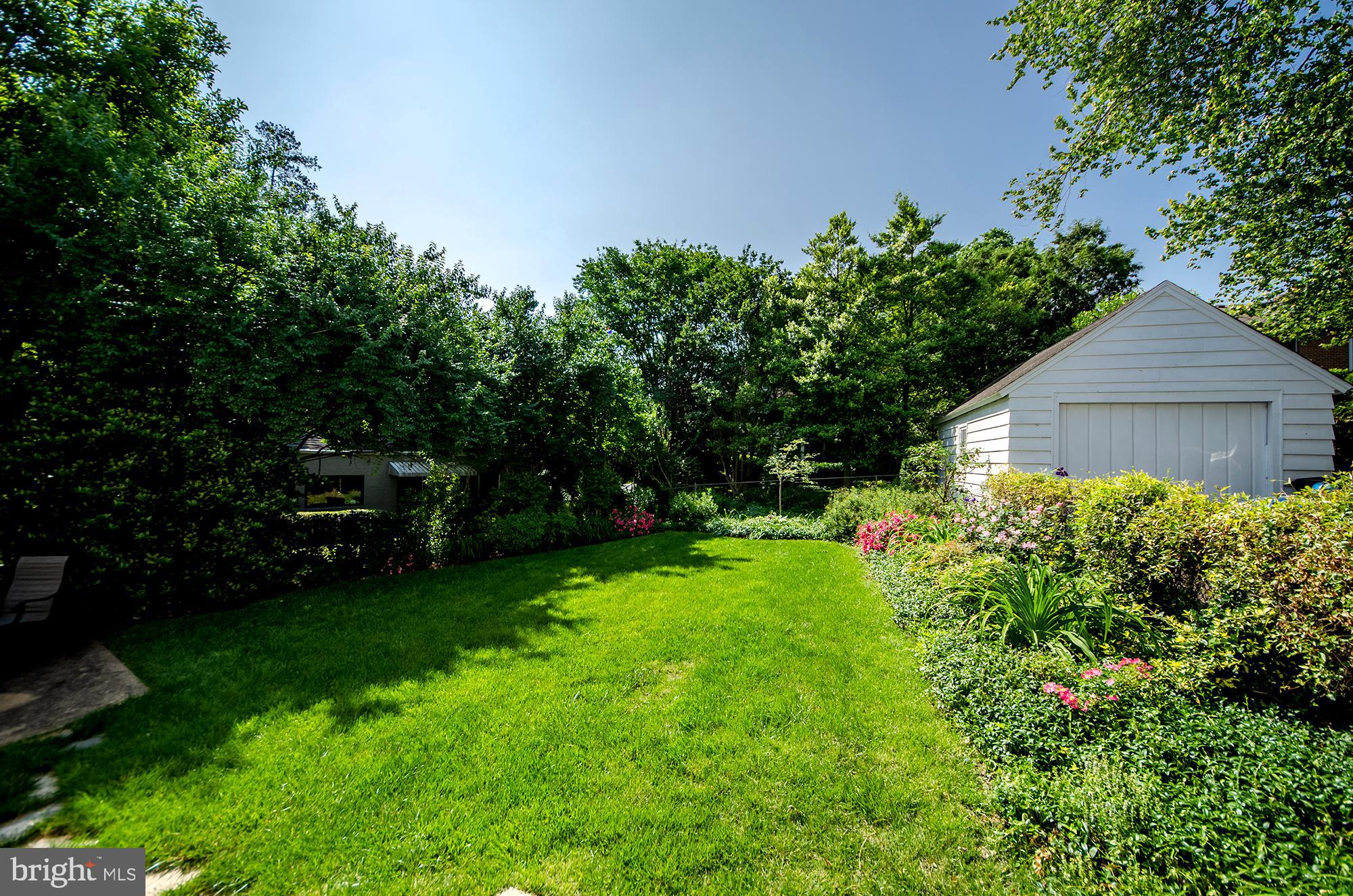 OVER LEE KNOLLS - Residential