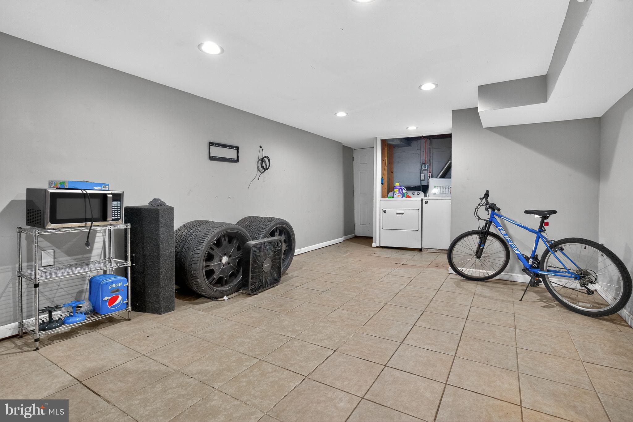 GLASSMANOR - Residential