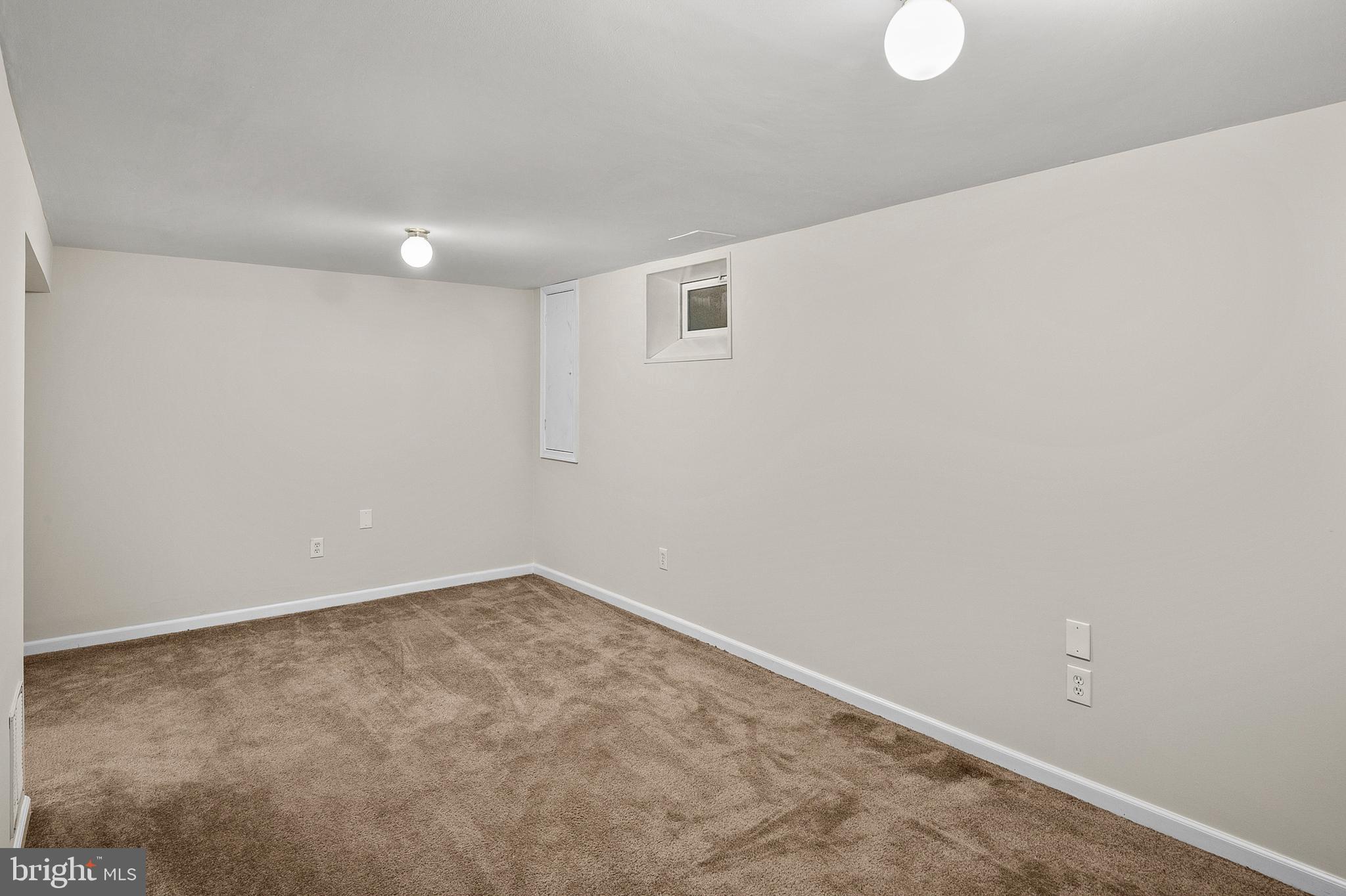 CROFTON MEADOWS - Residential Lease